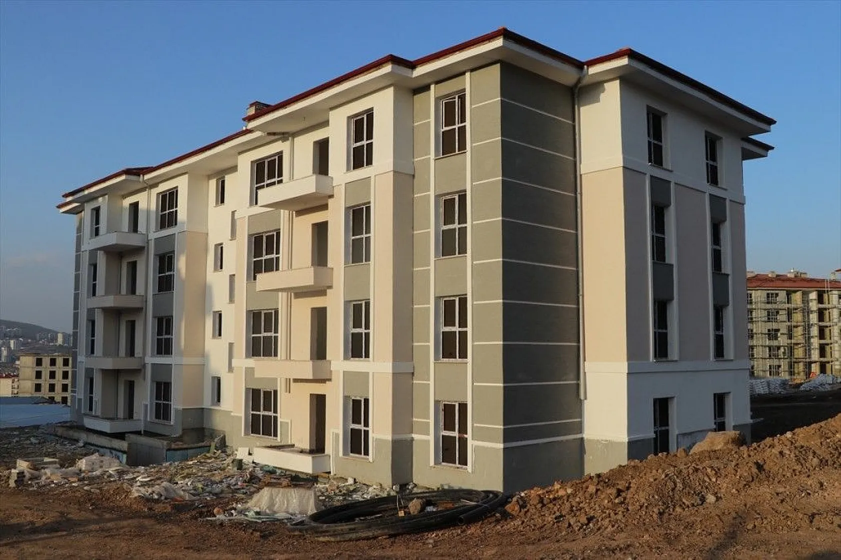 Elazığ'da 2 bin 936 deprem konutunun inşası etap etap ilerliyor