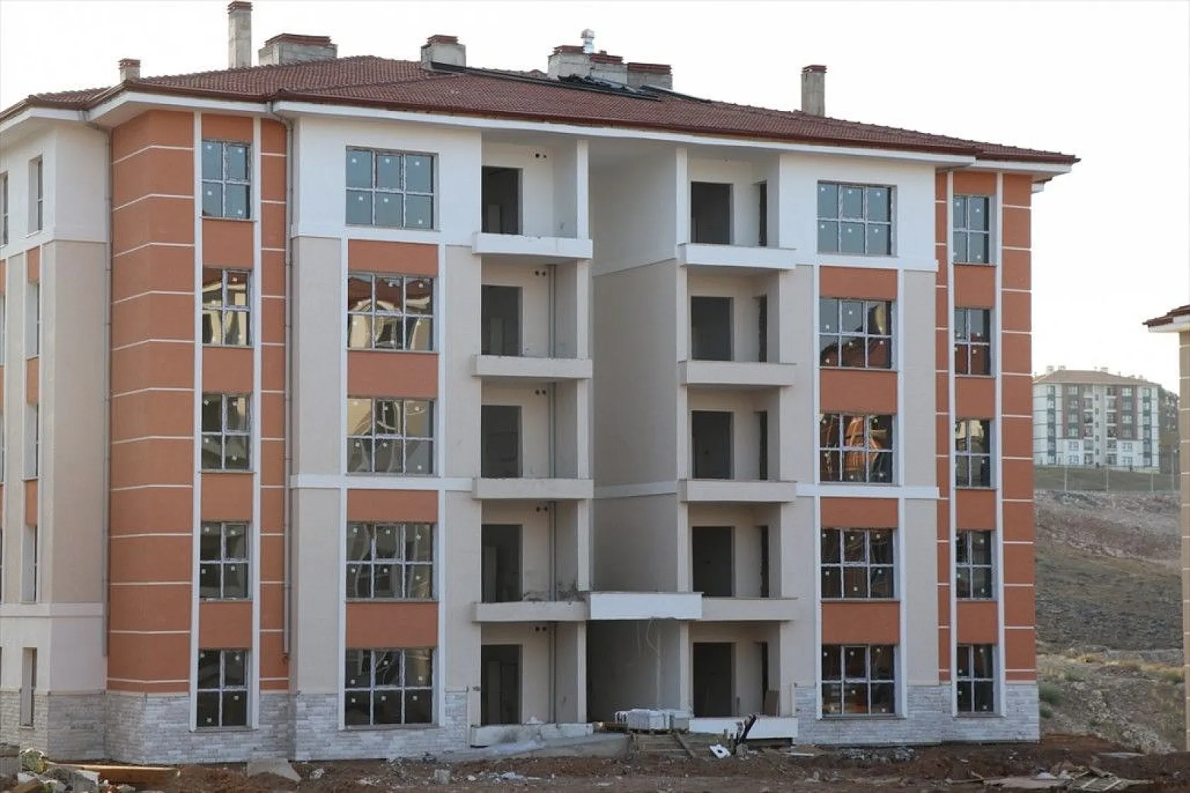 Elazığ'da 2 bin 936 deprem konutunun inşası etap etap ilerliyor