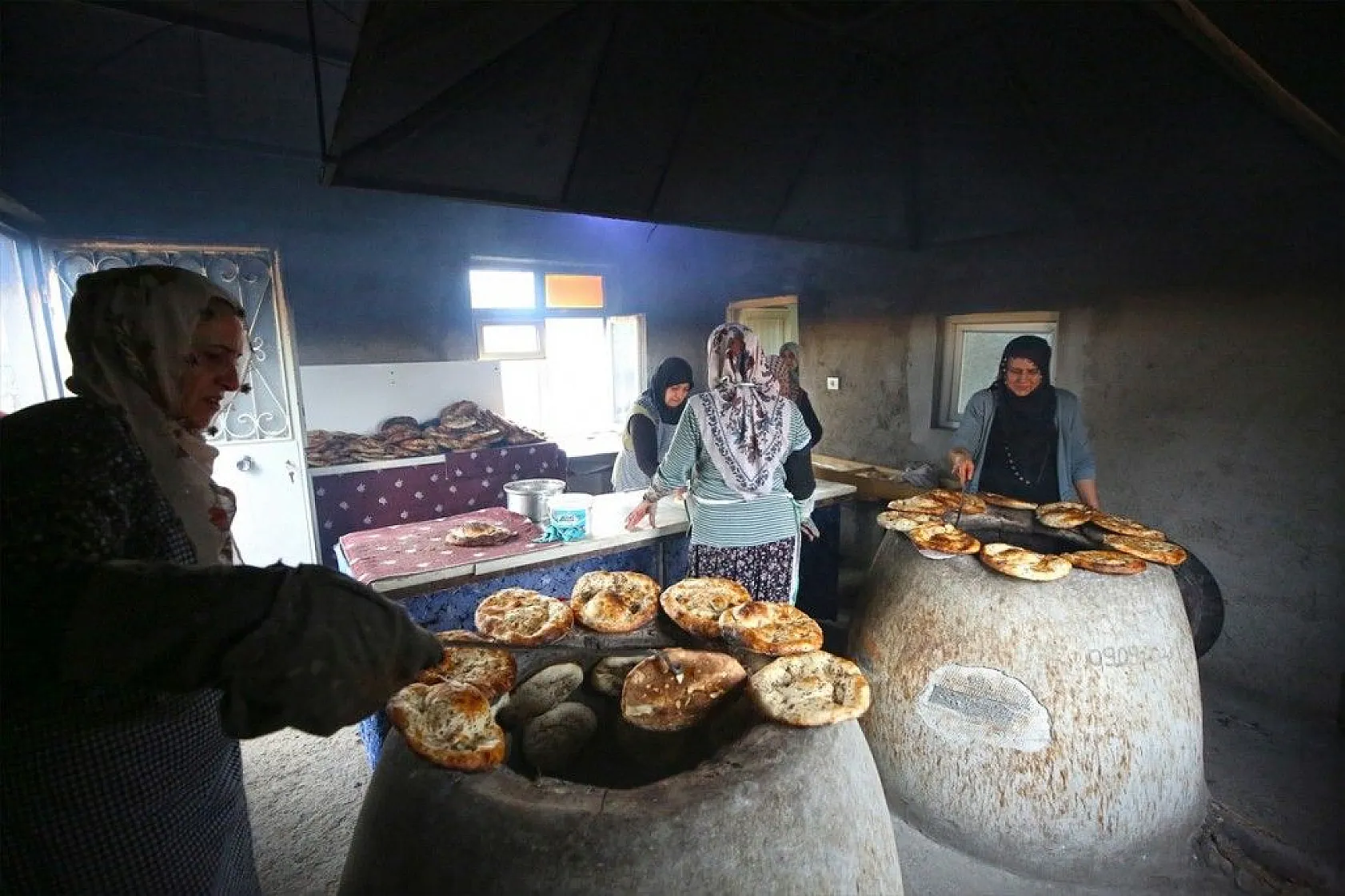 Tandır, ekmek kapıları oldu