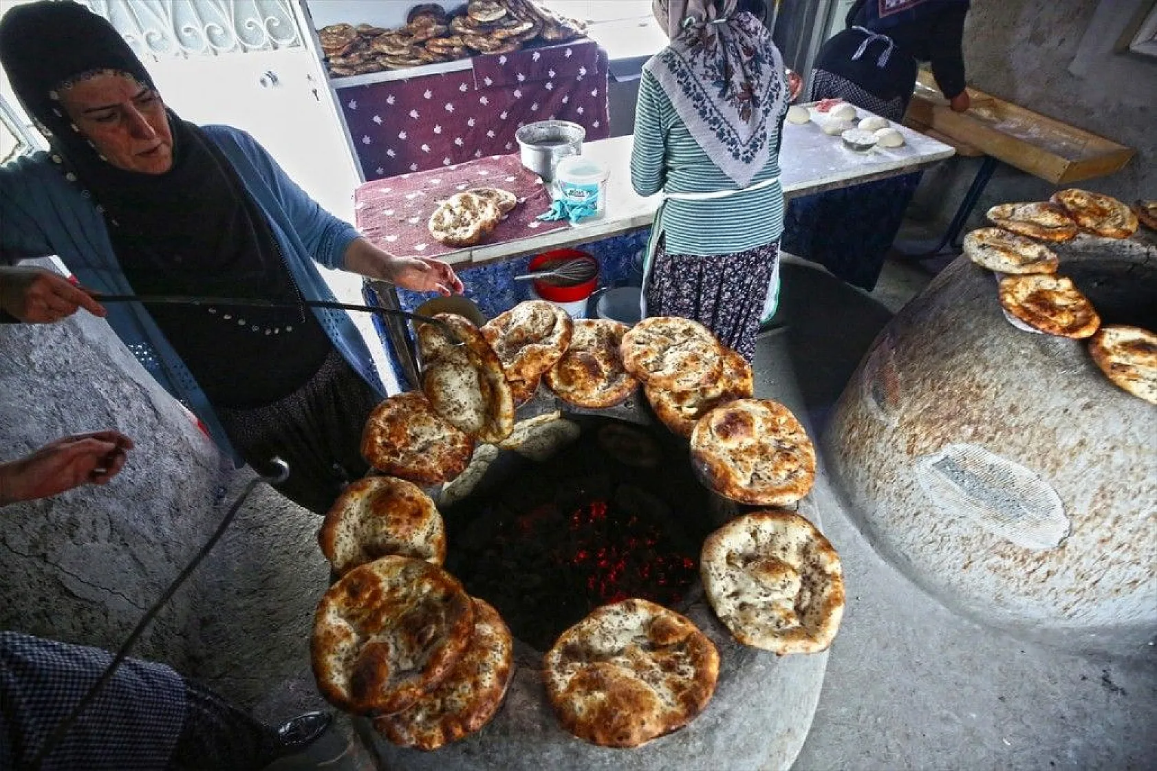 Tandır, ekmek kapıları oldu
