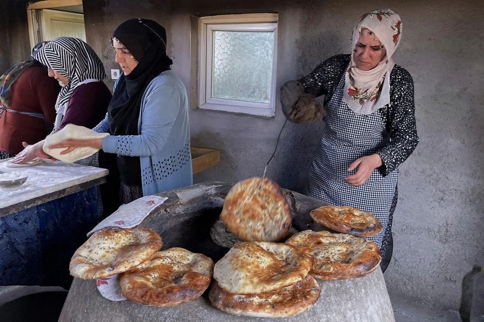 Tandır, ekmek kapıları oldu
