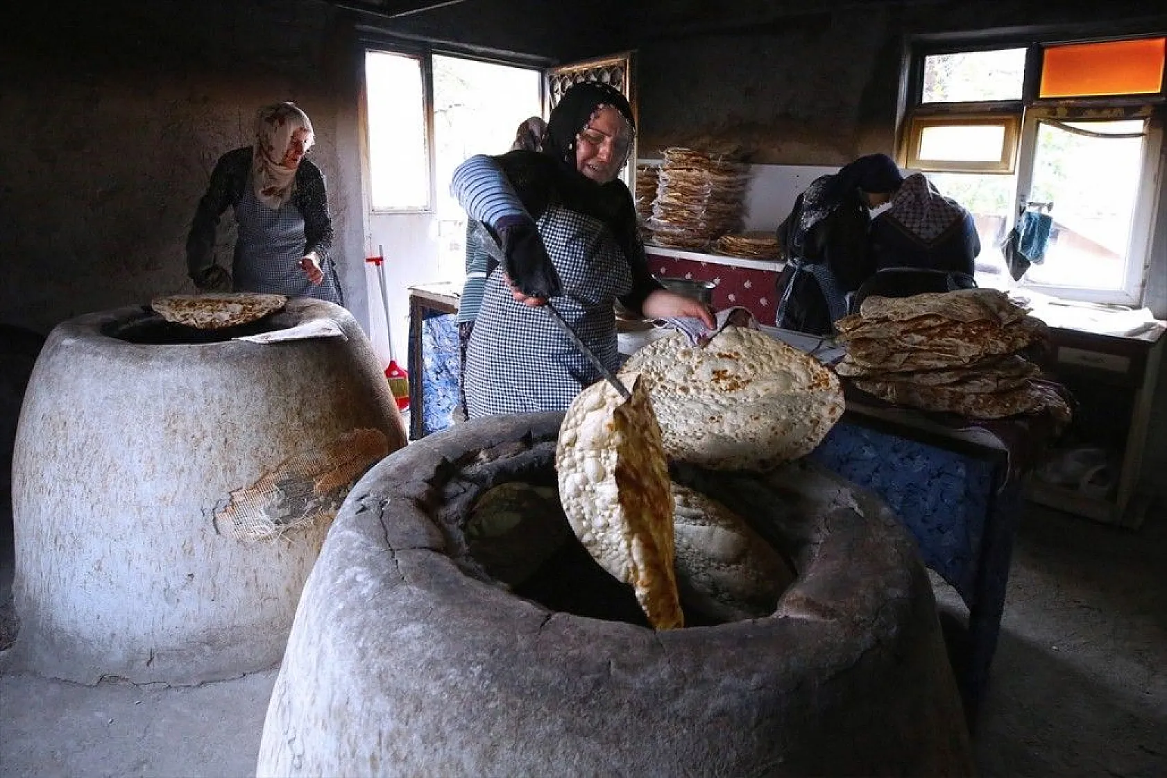 Tandır, ekmek kapıları oldu