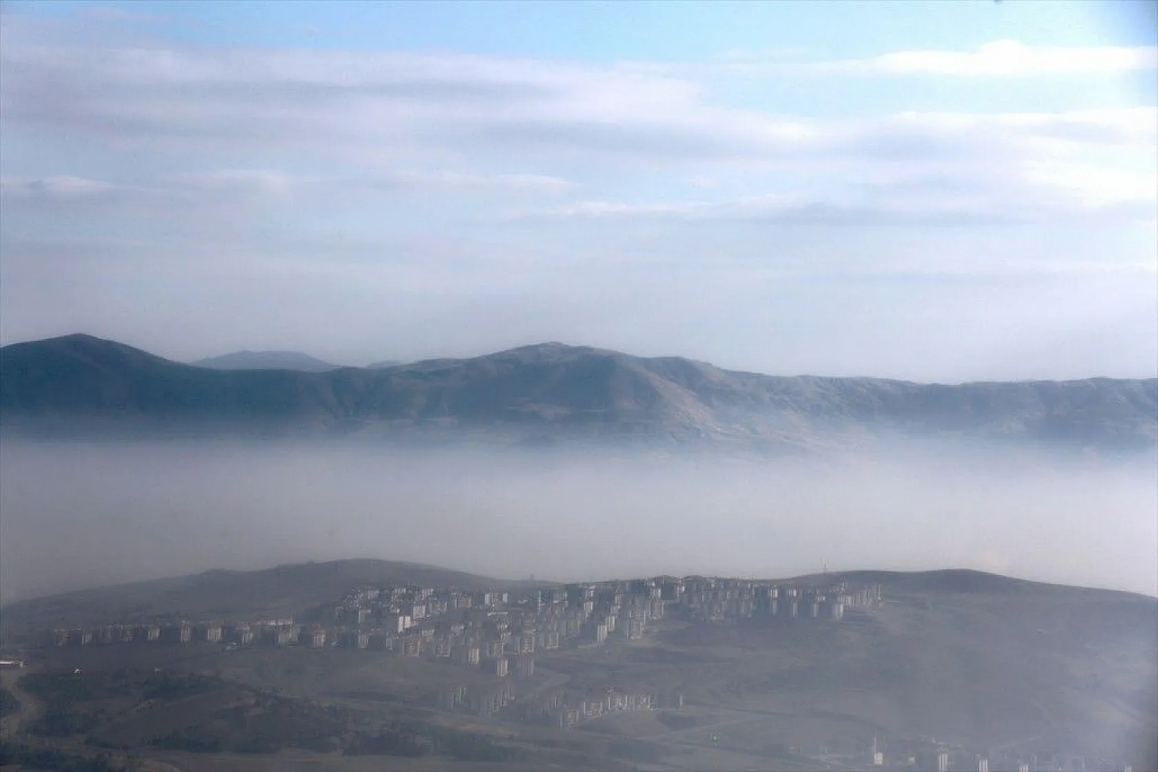 Elazığ sis bulutuyla kaplandı
