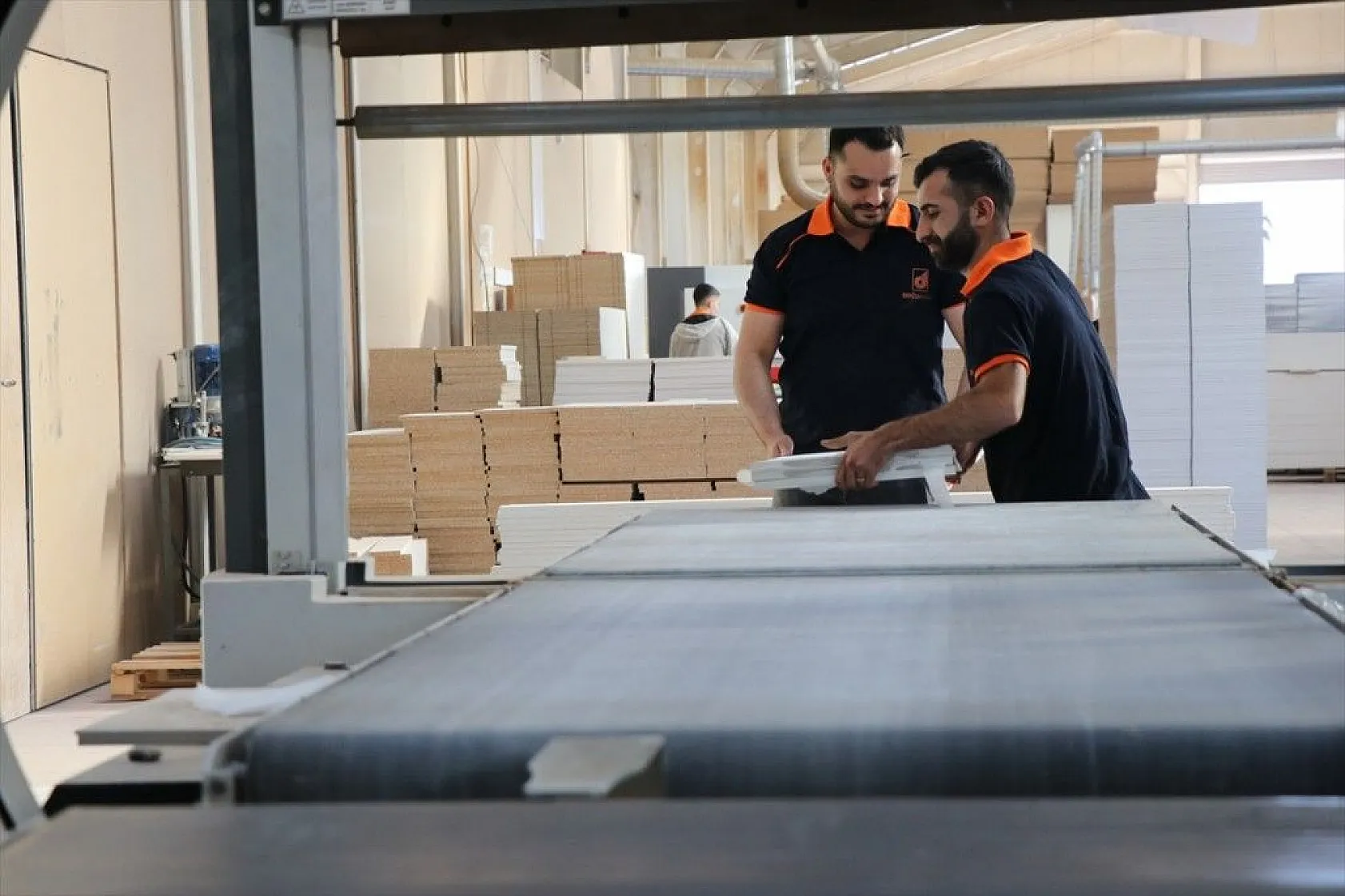 Enerjisini GES'ten sağlayan fabrika ihtiyaç fazlası elektriği satıyor