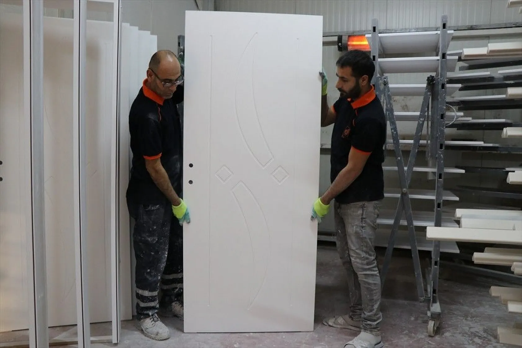 Enerjisini GES'ten sağlayan fabrika ihtiyaç fazlası elektriği satıyor