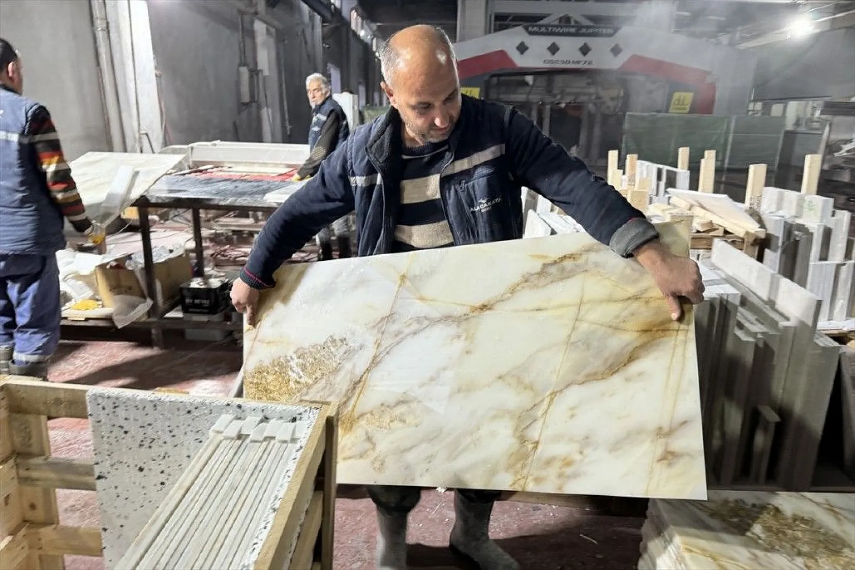 Dubai'de lüks villalarda Elazığ vişne mermeri kullanılacak