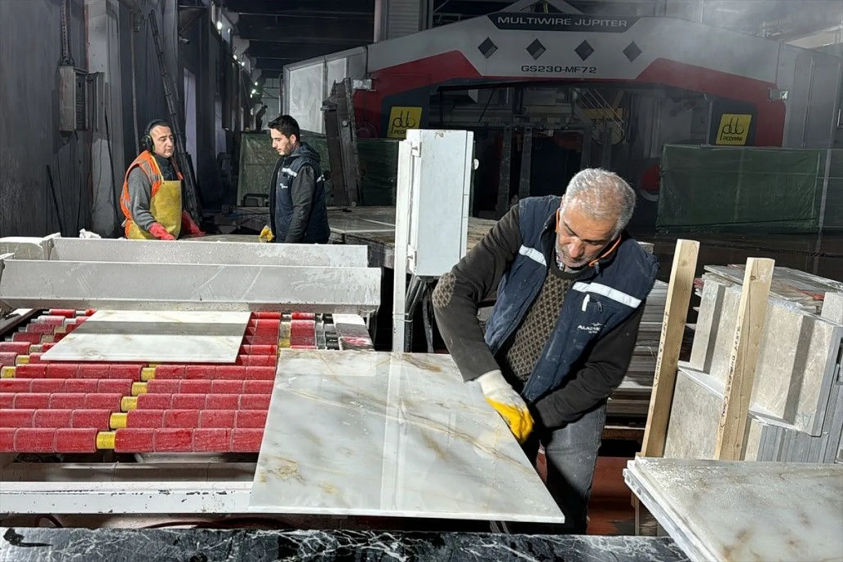 Dubai'de lüks villalarda Elazığ vişne mermeri kullanılacak