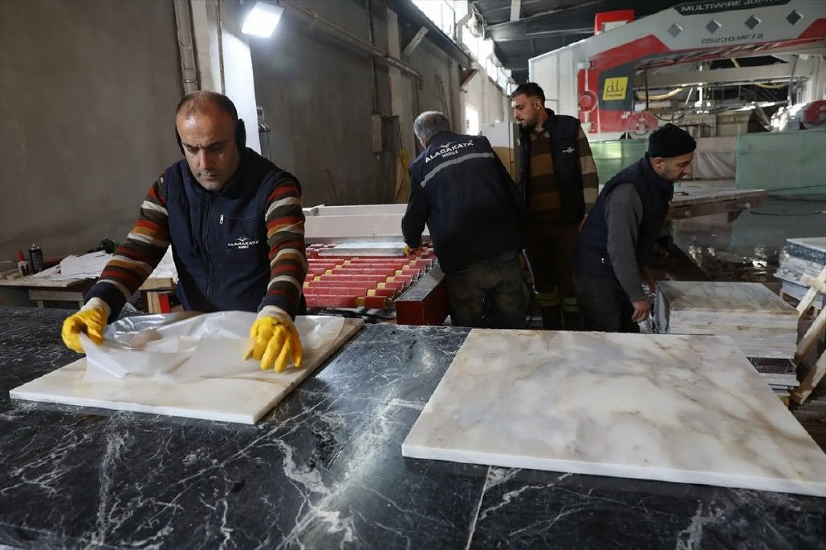 Dubai'de lüks villalarda Elazığ vişne mermeri kullanılacak