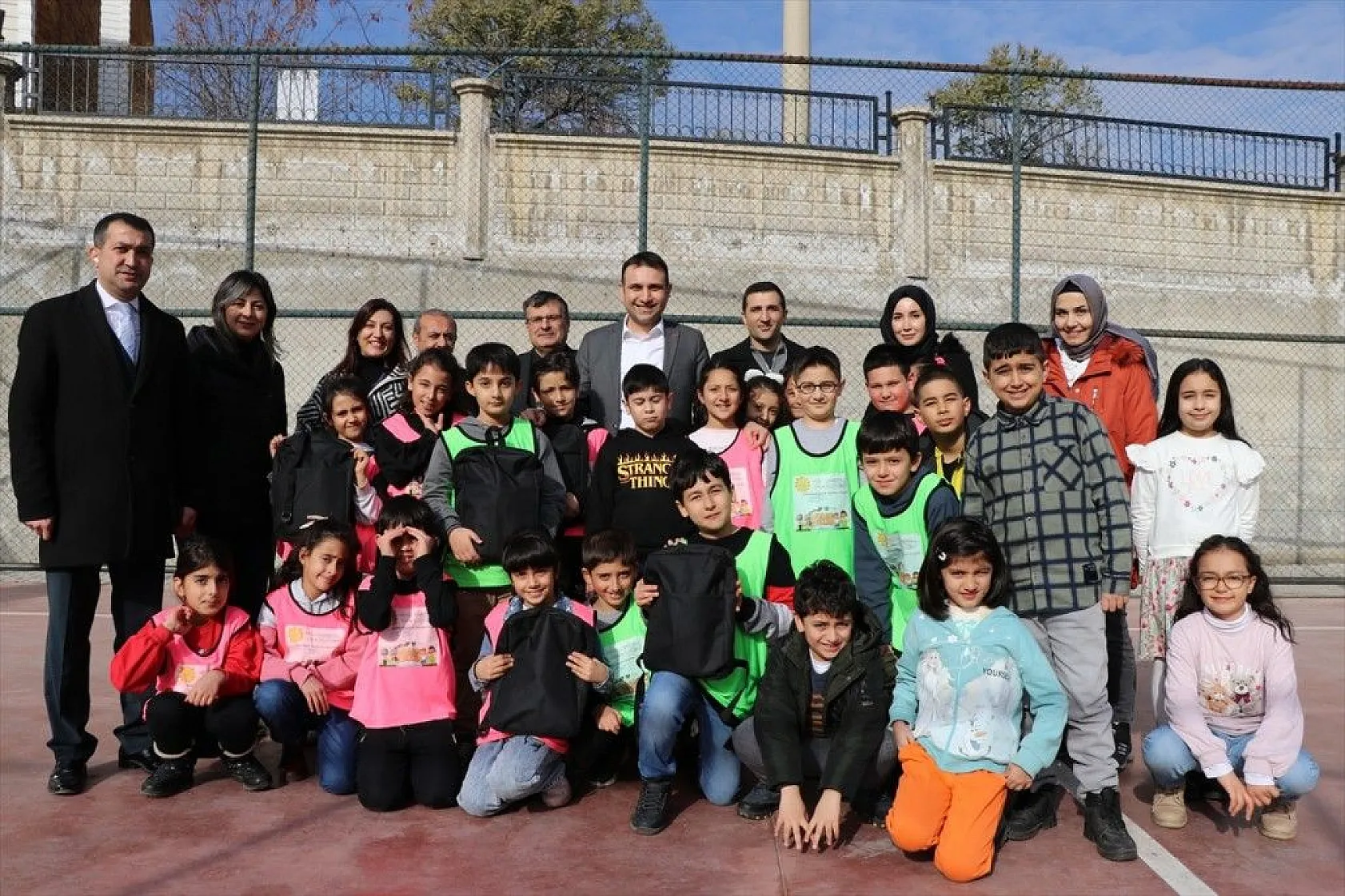 İlkokul öğrencileri geleneksel oyunlarla buluşuyor