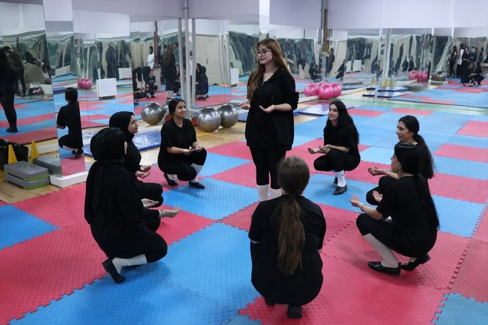 Yurt Kursları öğrencileri spora ve sanata yöneltti