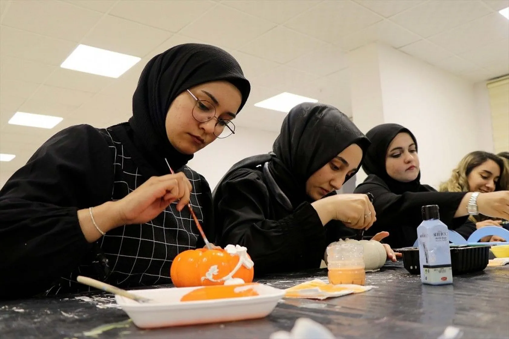 Yurt Kursları öğrencileri spora ve sanata yöneltti