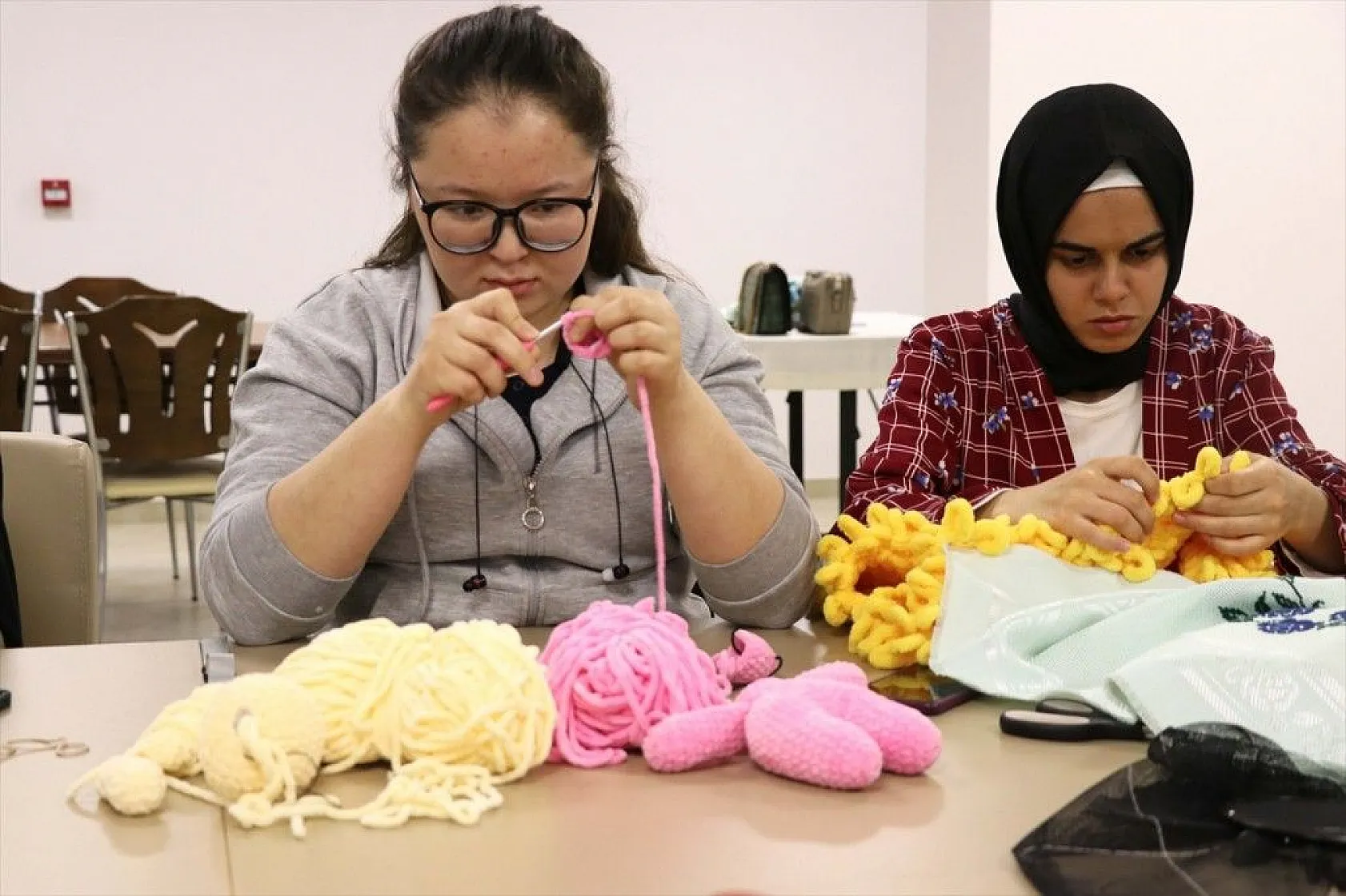 Yurt Kursları öğrencileri spora ve sanata yöneltti