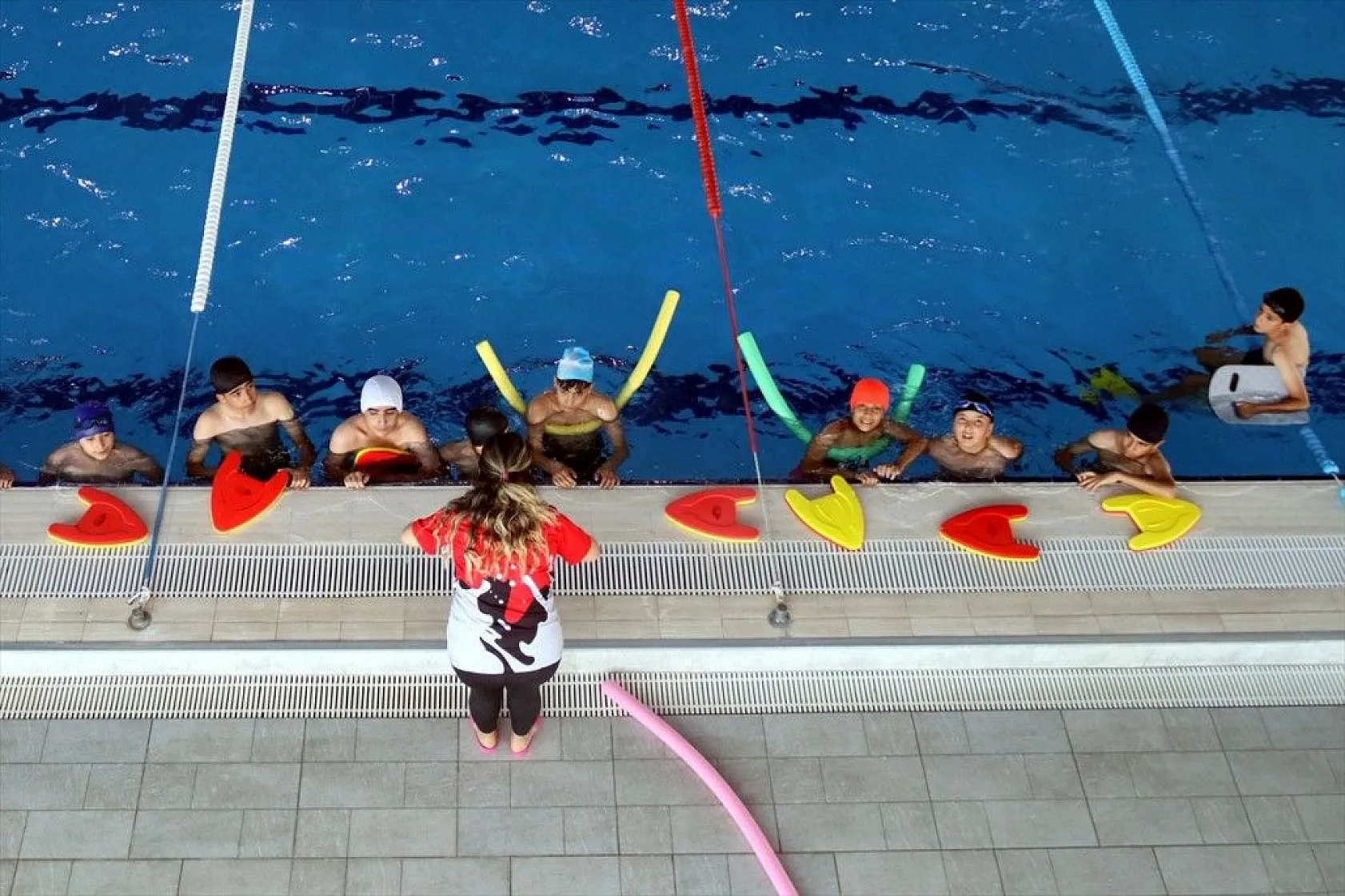 6 yılda 37 bini aşkın çocuk yüzme öğrendi