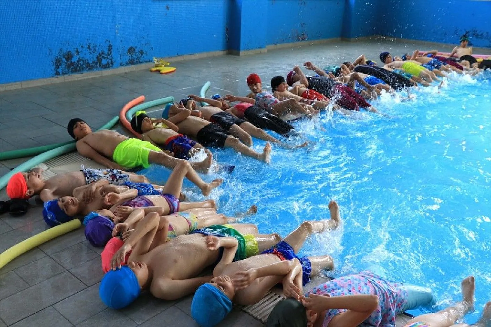 6 yılda 37 bini aşkın çocuk yüzme öğrendi