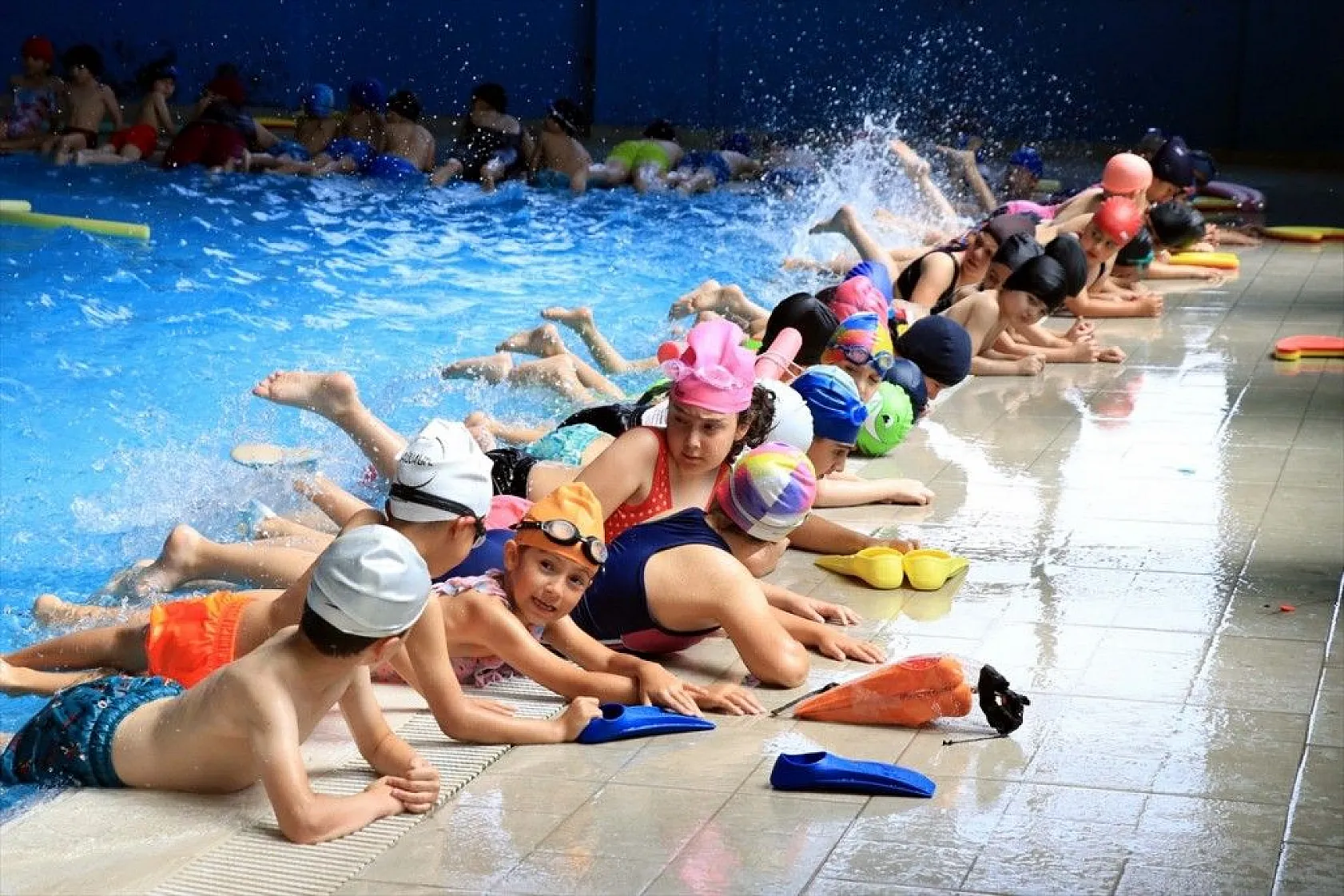 6 yılda 37 bini aşkın çocuk yüzme öğrendi