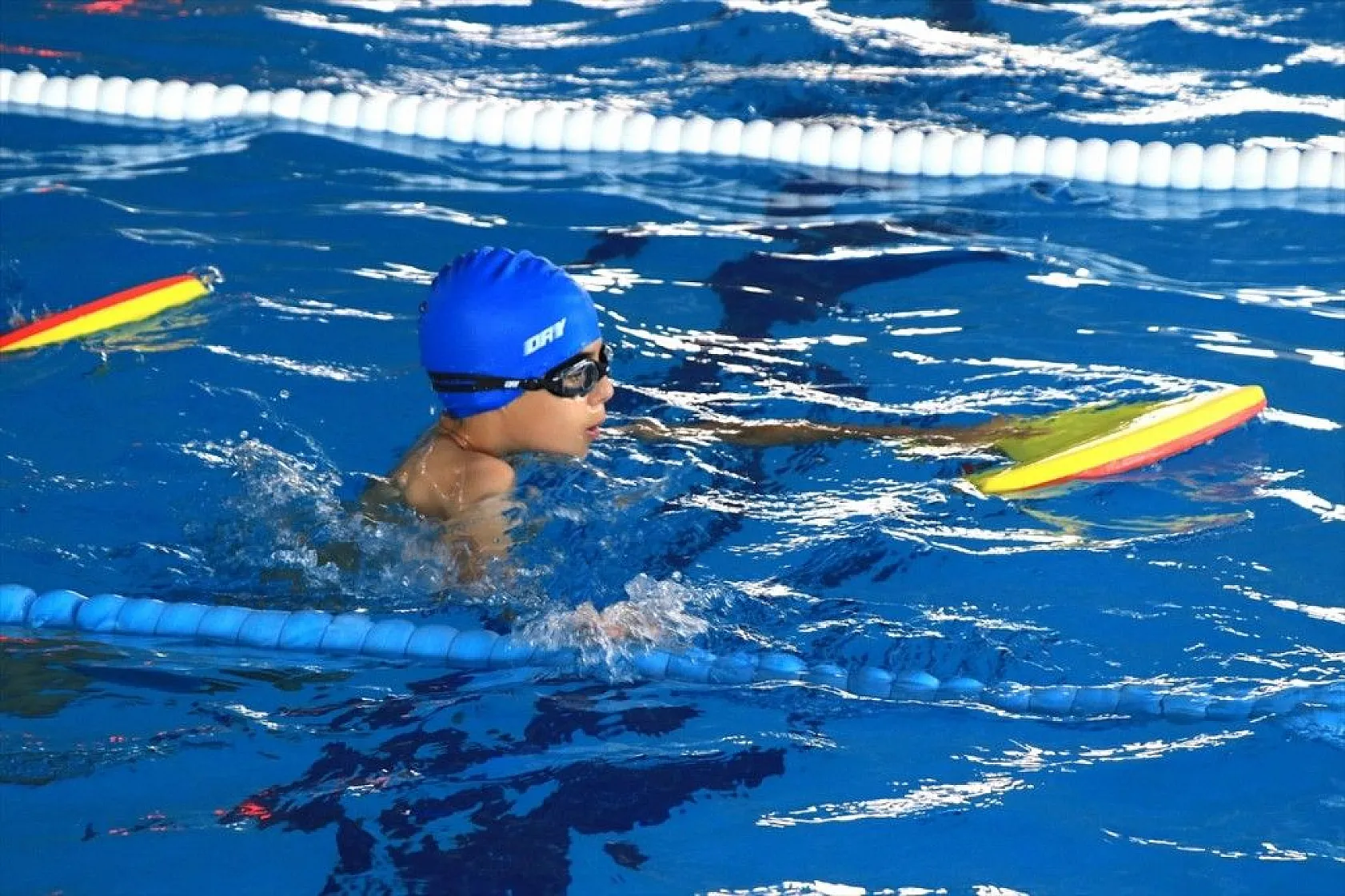 6 yılda 37 bini aşkın çocuk yüzme öğrendi