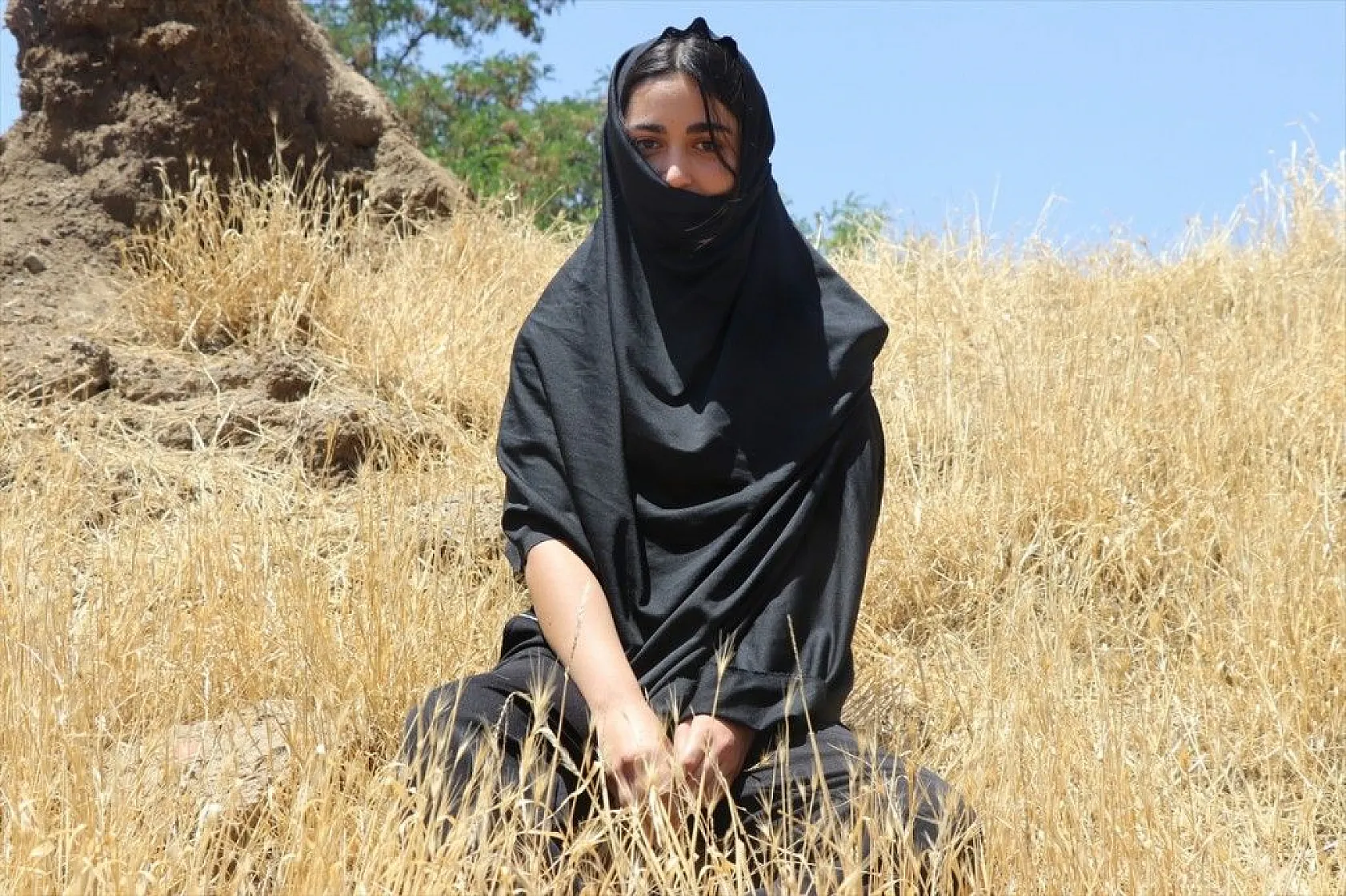 İsrail'in zulmünü köy köy gezerek tiyatroyla anlatıyorlar