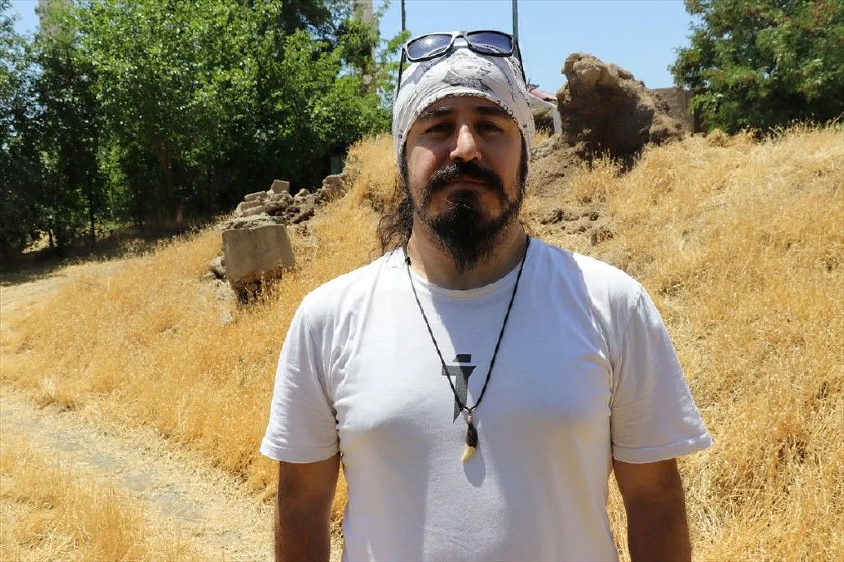 İsrail'in zulmünü köy köy gezerek tiyatroyla anlatıyorlar