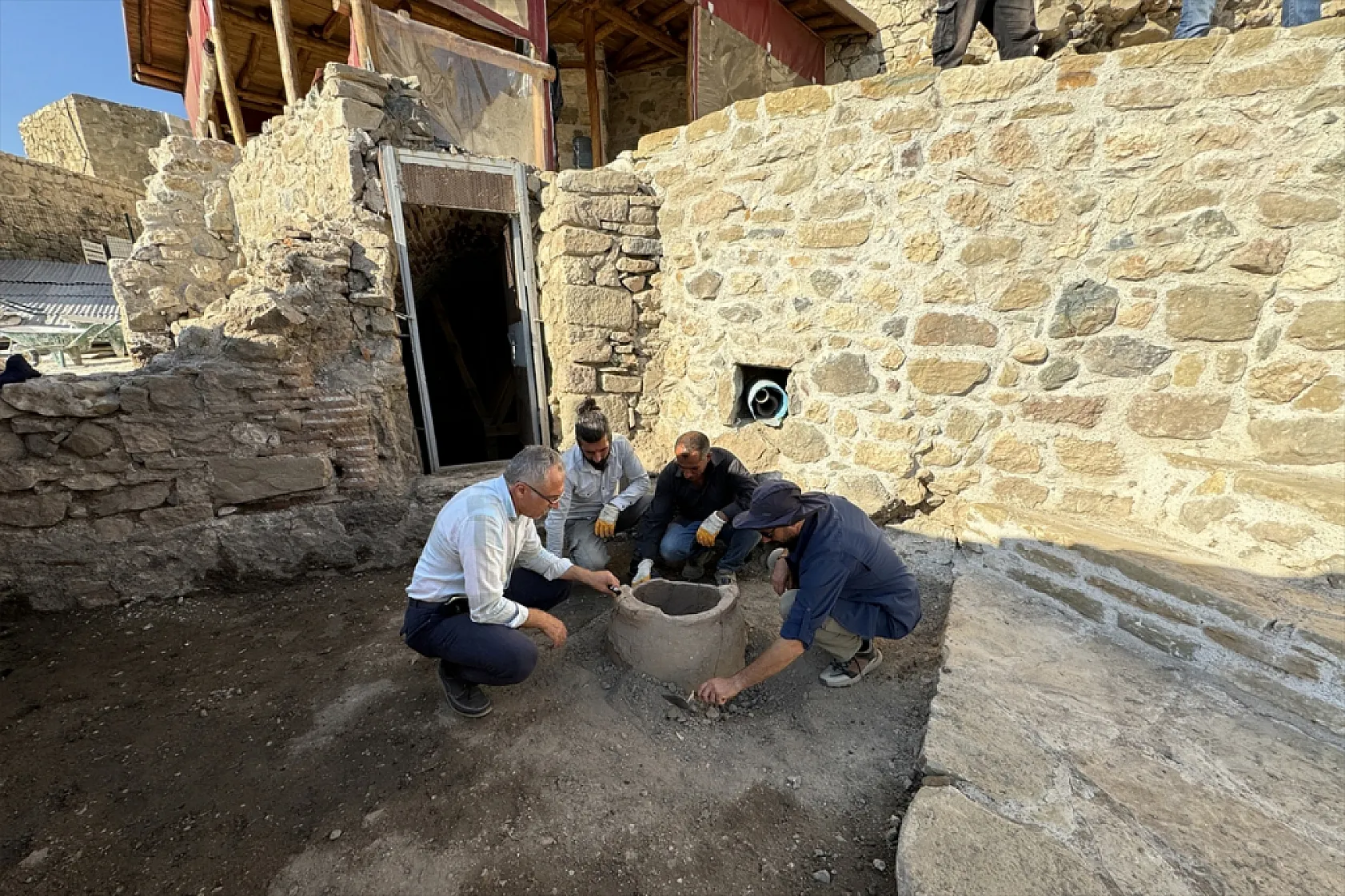 1000 yıllık 'sanayi sitesi' gün yüzüne çıkarıldı