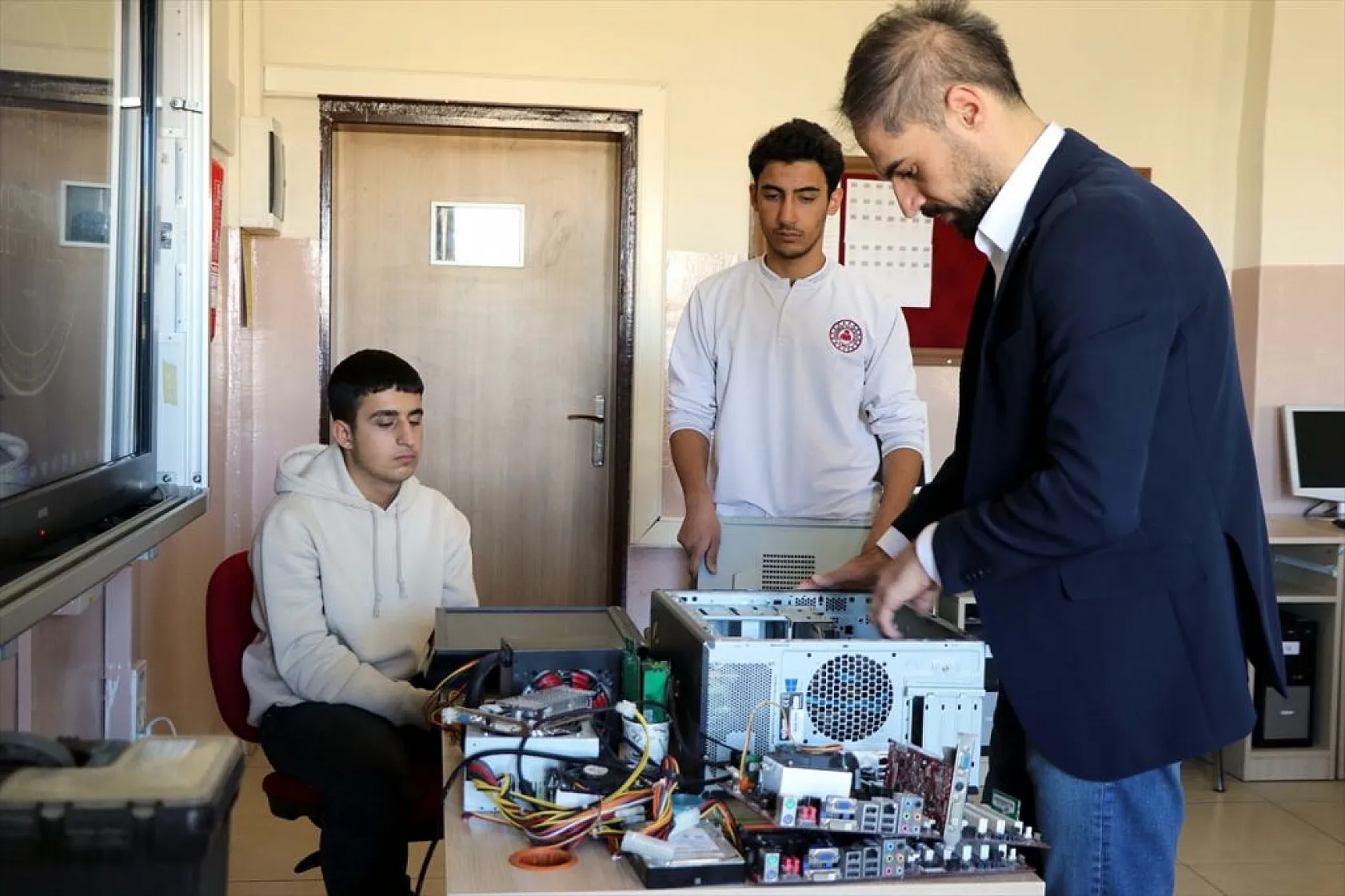 Harun öğretmen 'Sıfır Atık Projesi'ne katkı sağlıyor