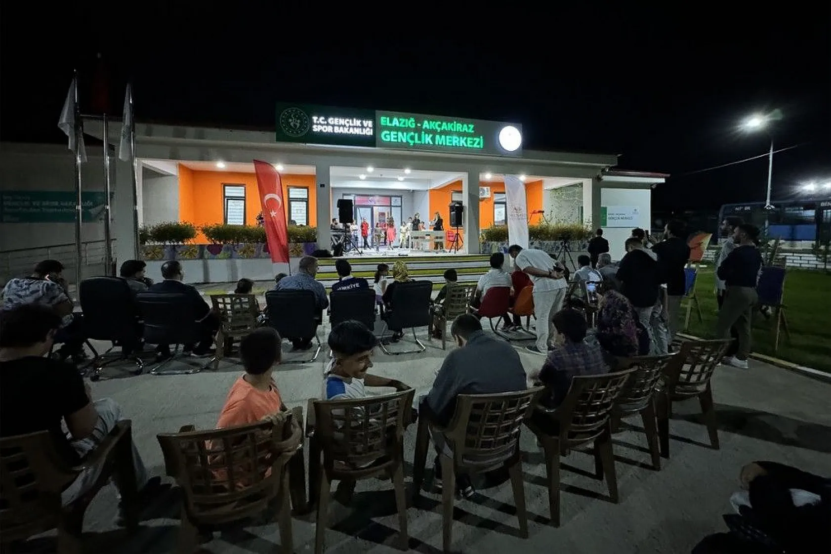 Akçakiraz Gençlik Merkezinde öğrenciler yeteneklerini sergiledi