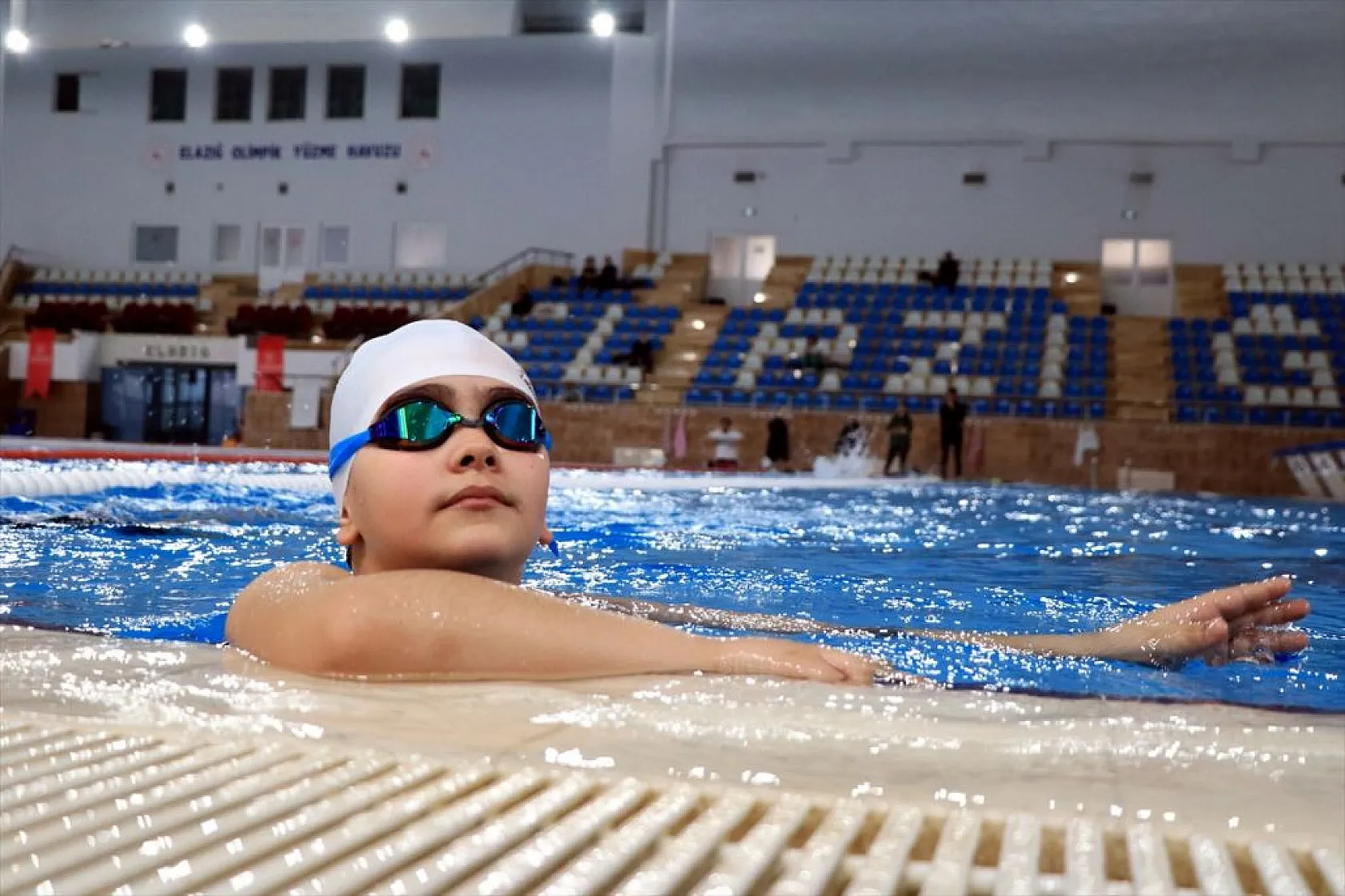 Su korkusunu yendi, şampiyon oldu