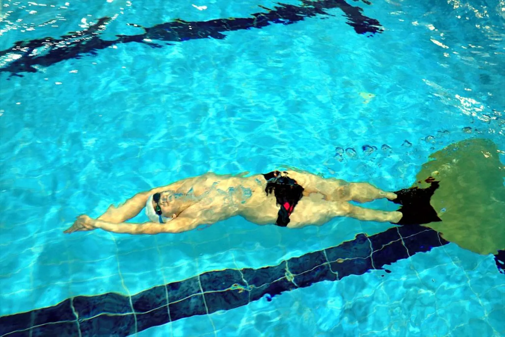 Su korkusunu yendi, şampiyon oldu