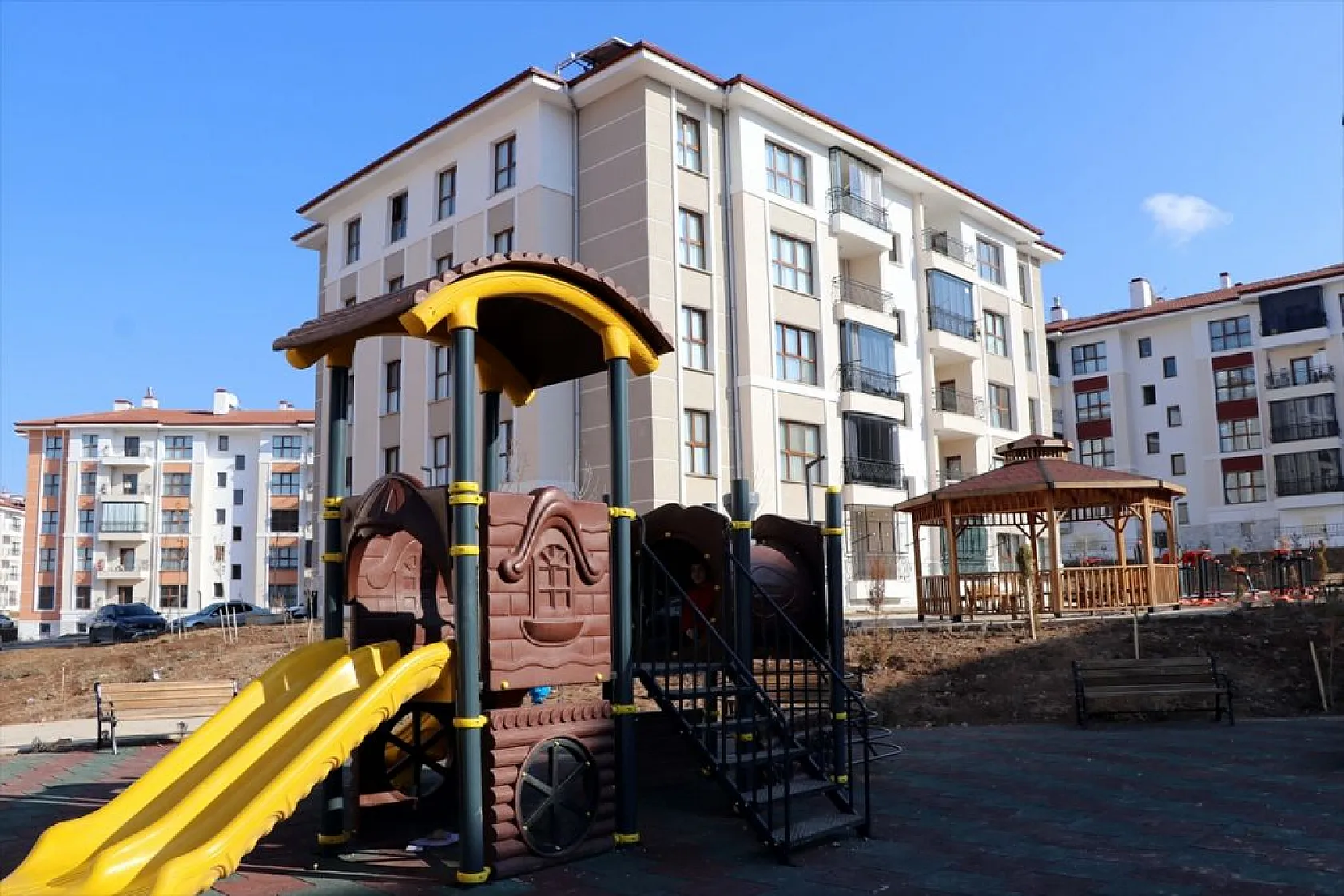 Depremzedeler yeni yuvalarında