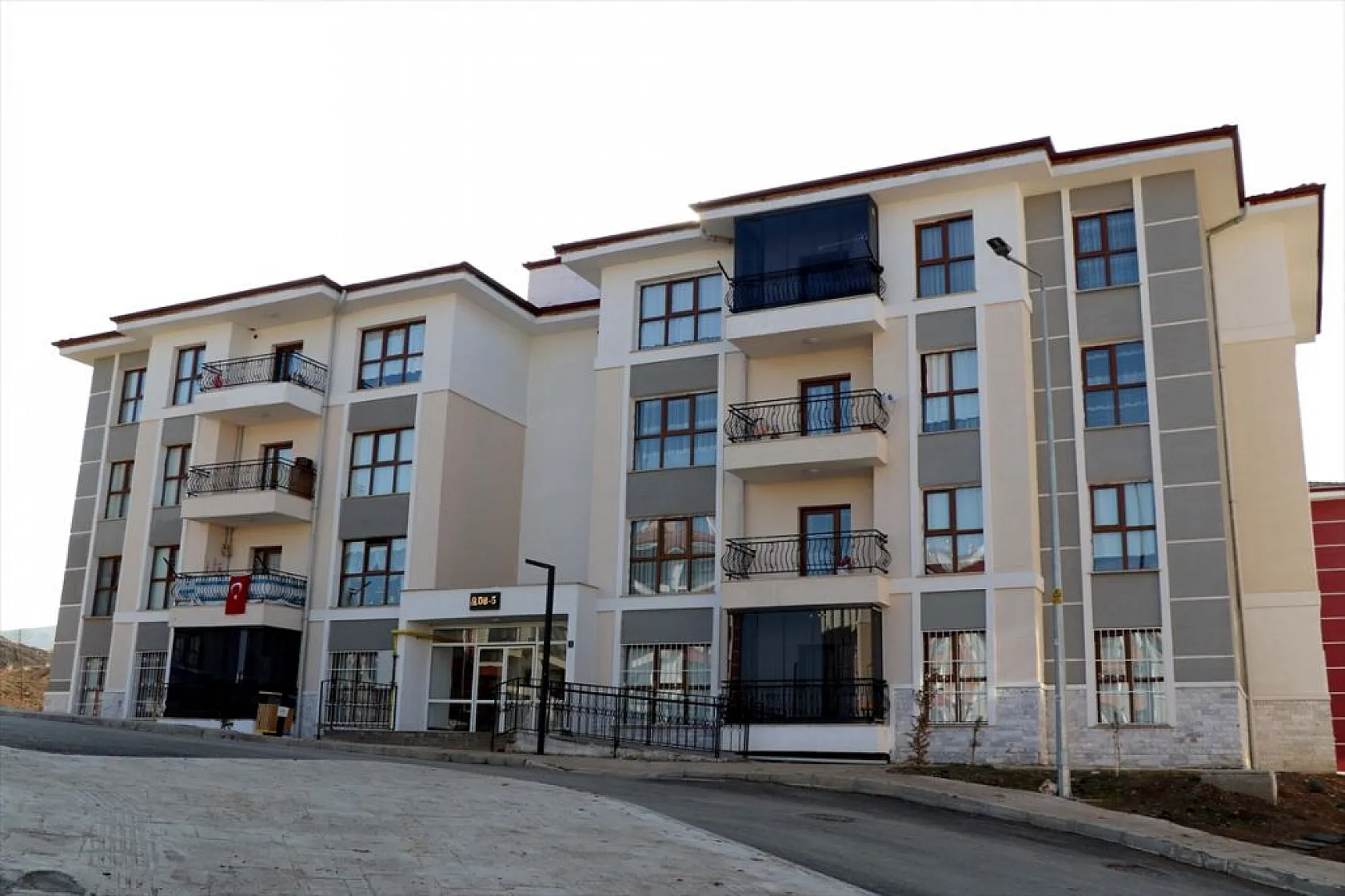 Depremzedeler yeni yuvalarında