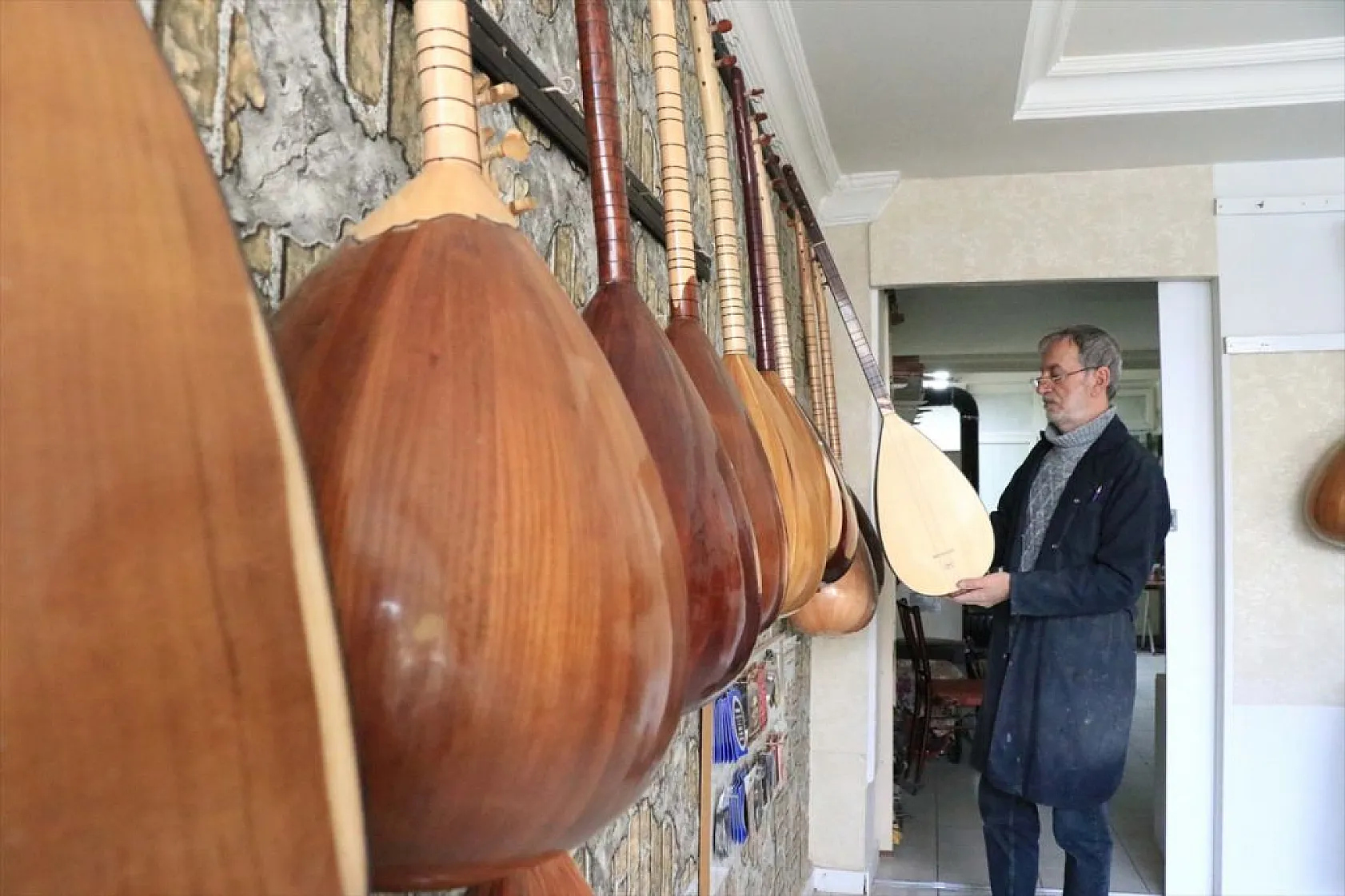 Elazığ'da bağlamaya adanmış bir ömür