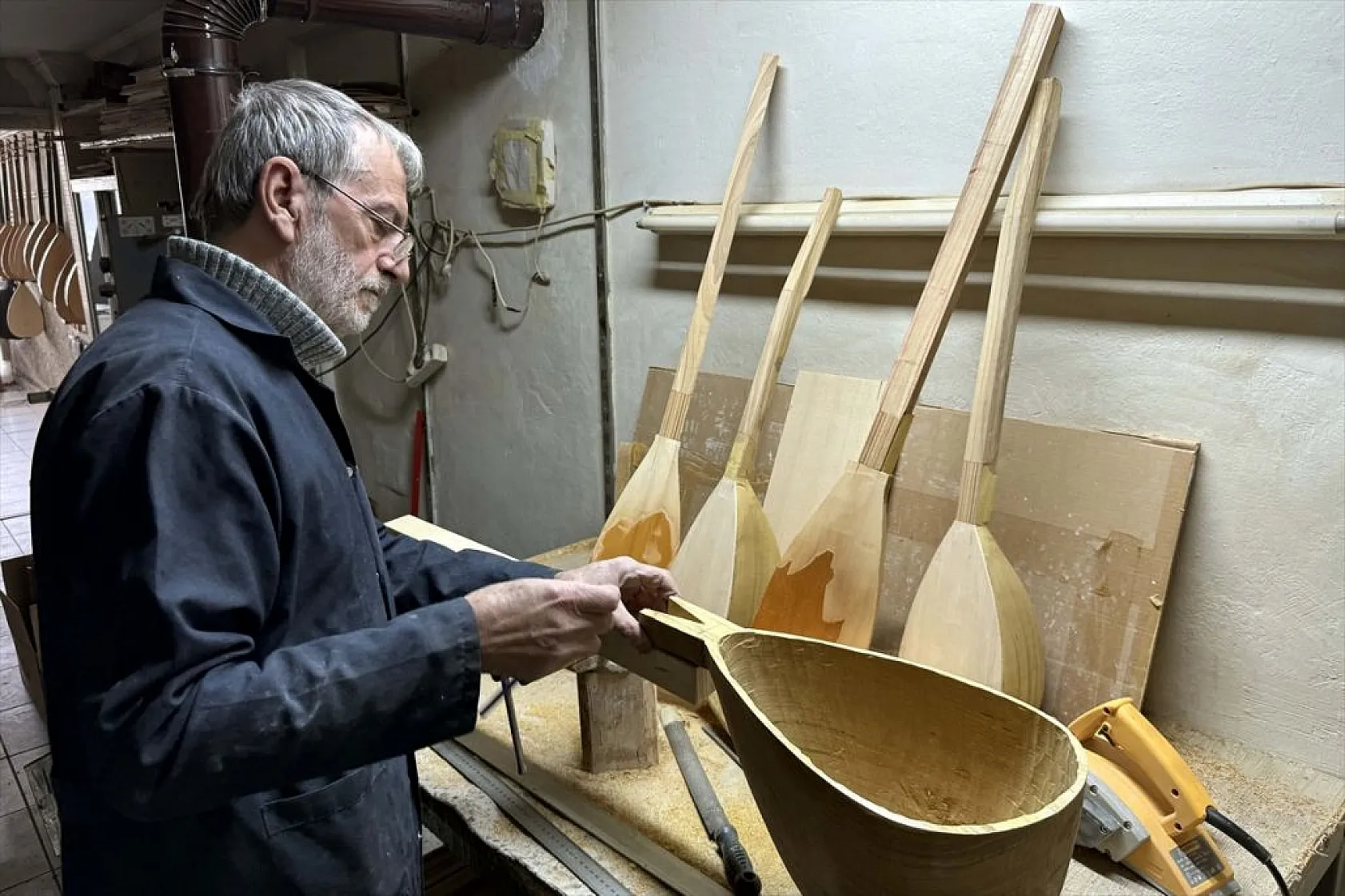 Elazığ'da bağlamaya adanmış bir ömür