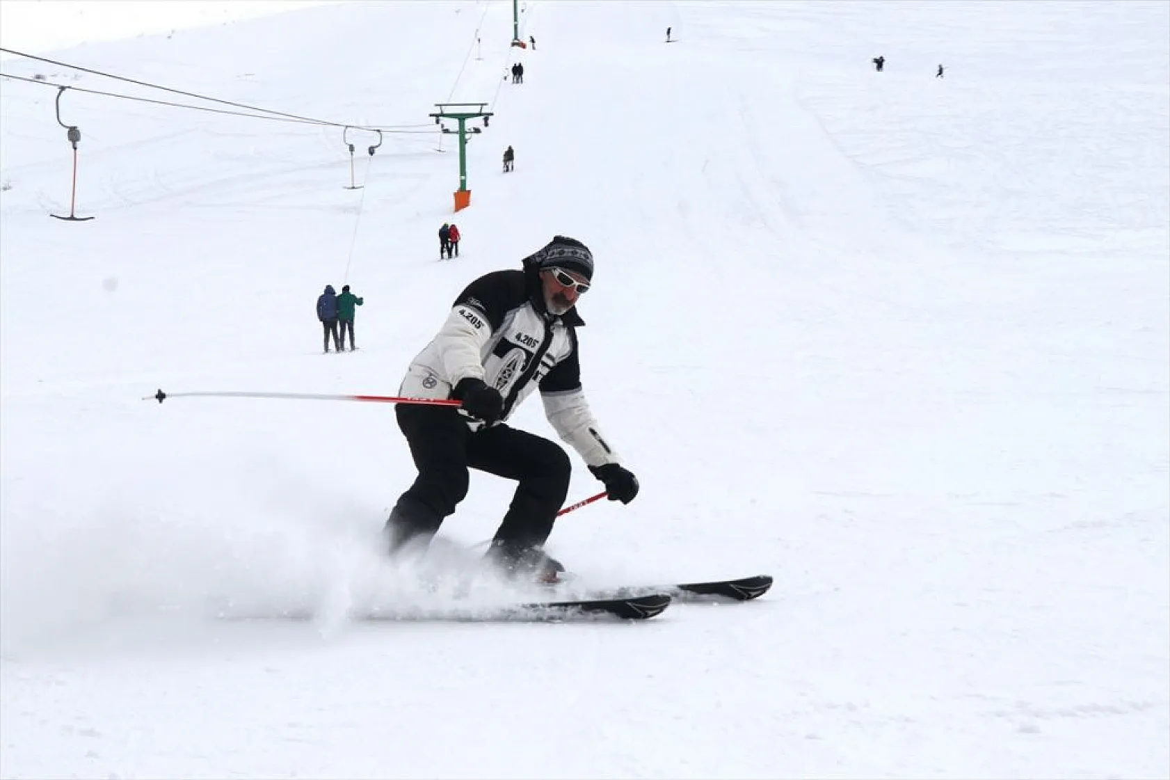 Kış turizminin gözdesi: Hazarbaba Kayak Merkezi