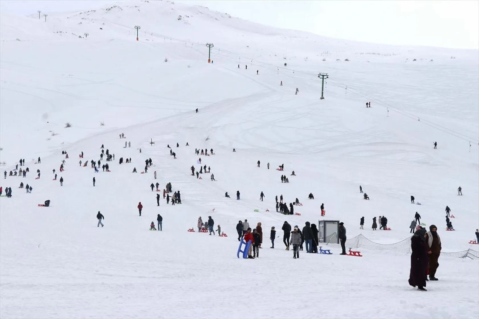 Kış turizminin gözdesi: Hazarbaba Kayak Merkezi