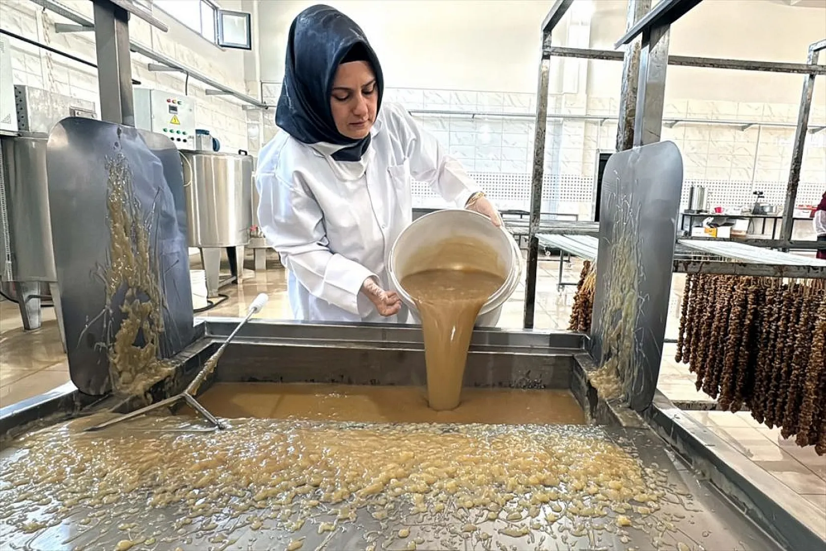 Gelin geldi, eşinin işini büyüttü