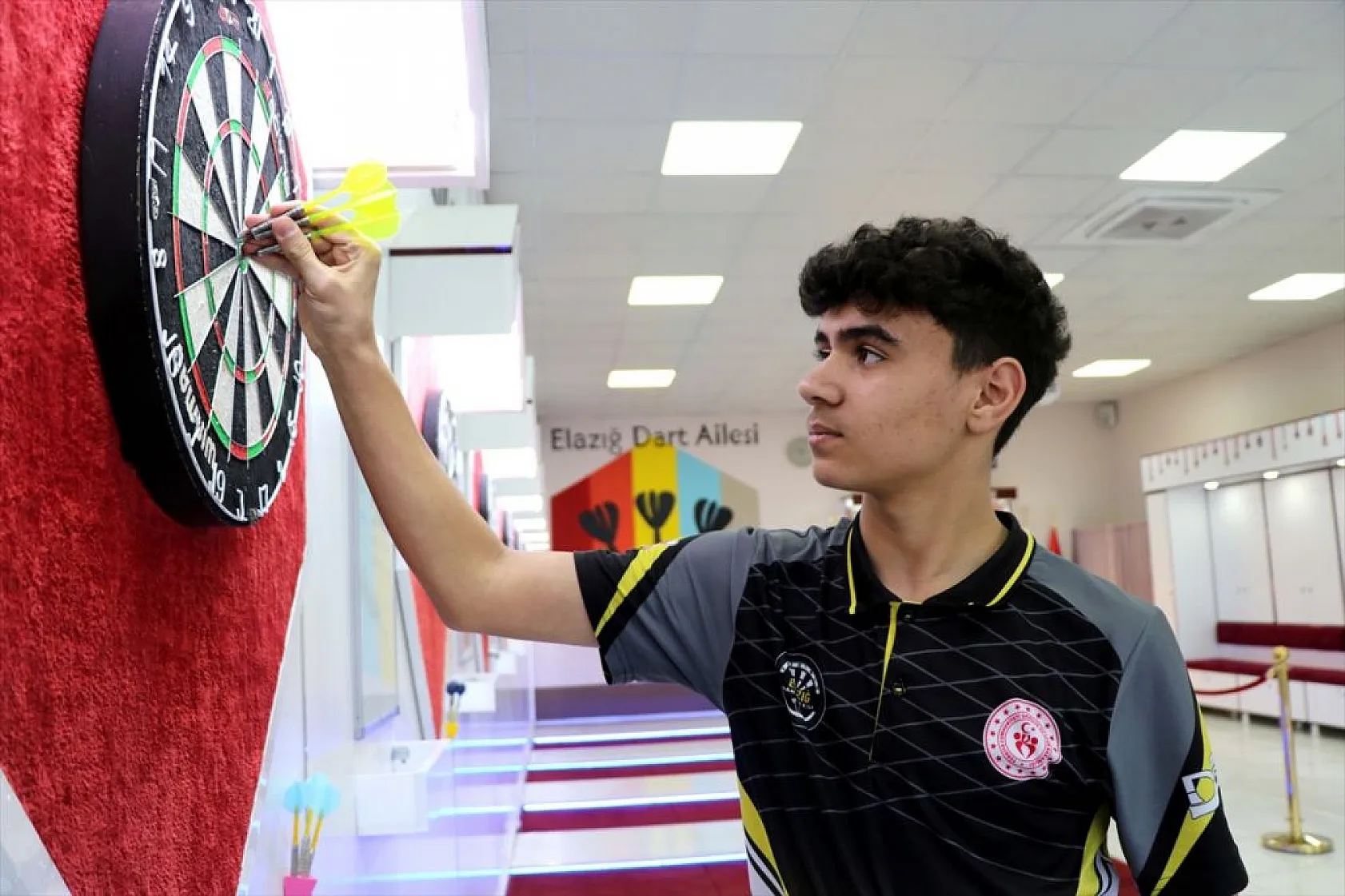 Dart şampiyonunun gözü milli formada