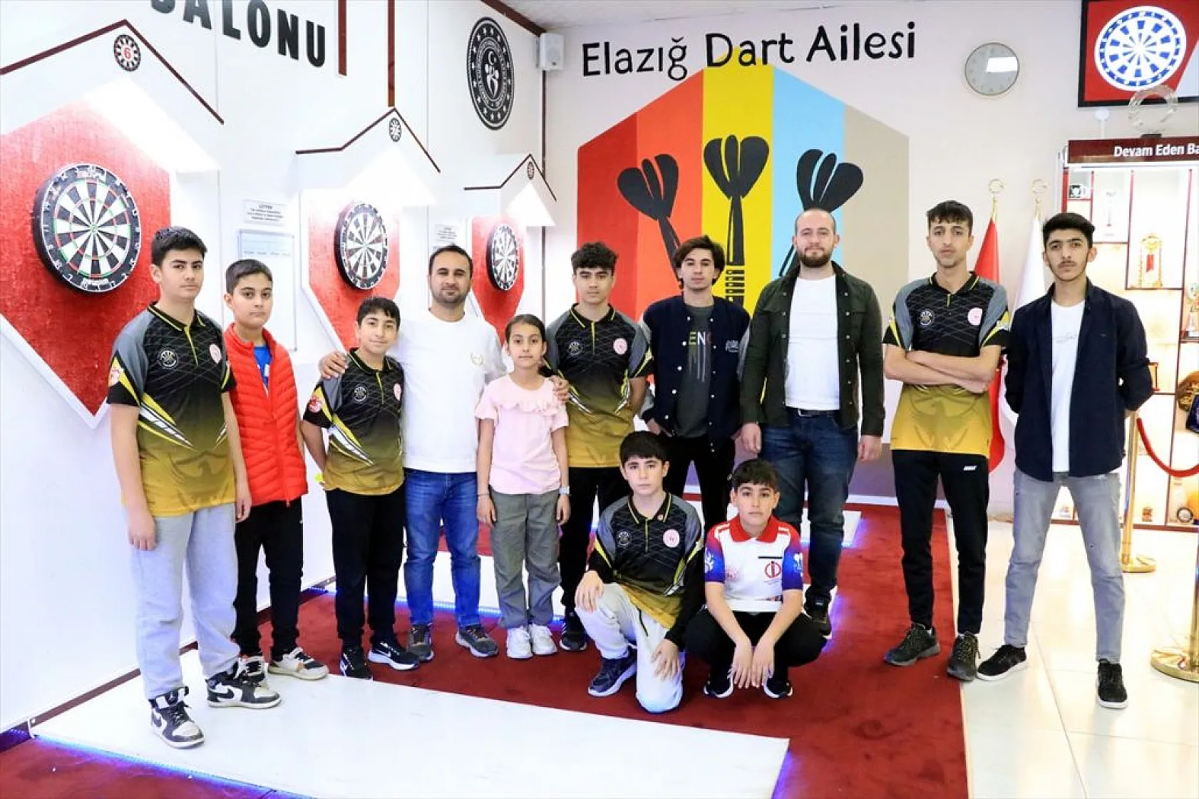 Dart şampiyonunun gözü milli formada