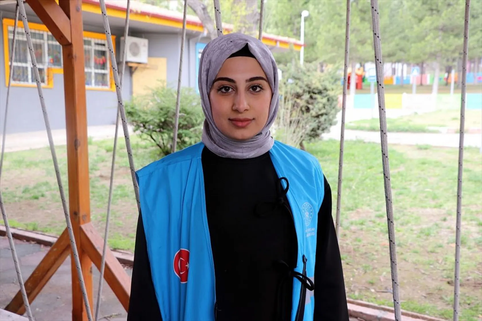 Üniversitelilerden miniklere çevre eğitimi