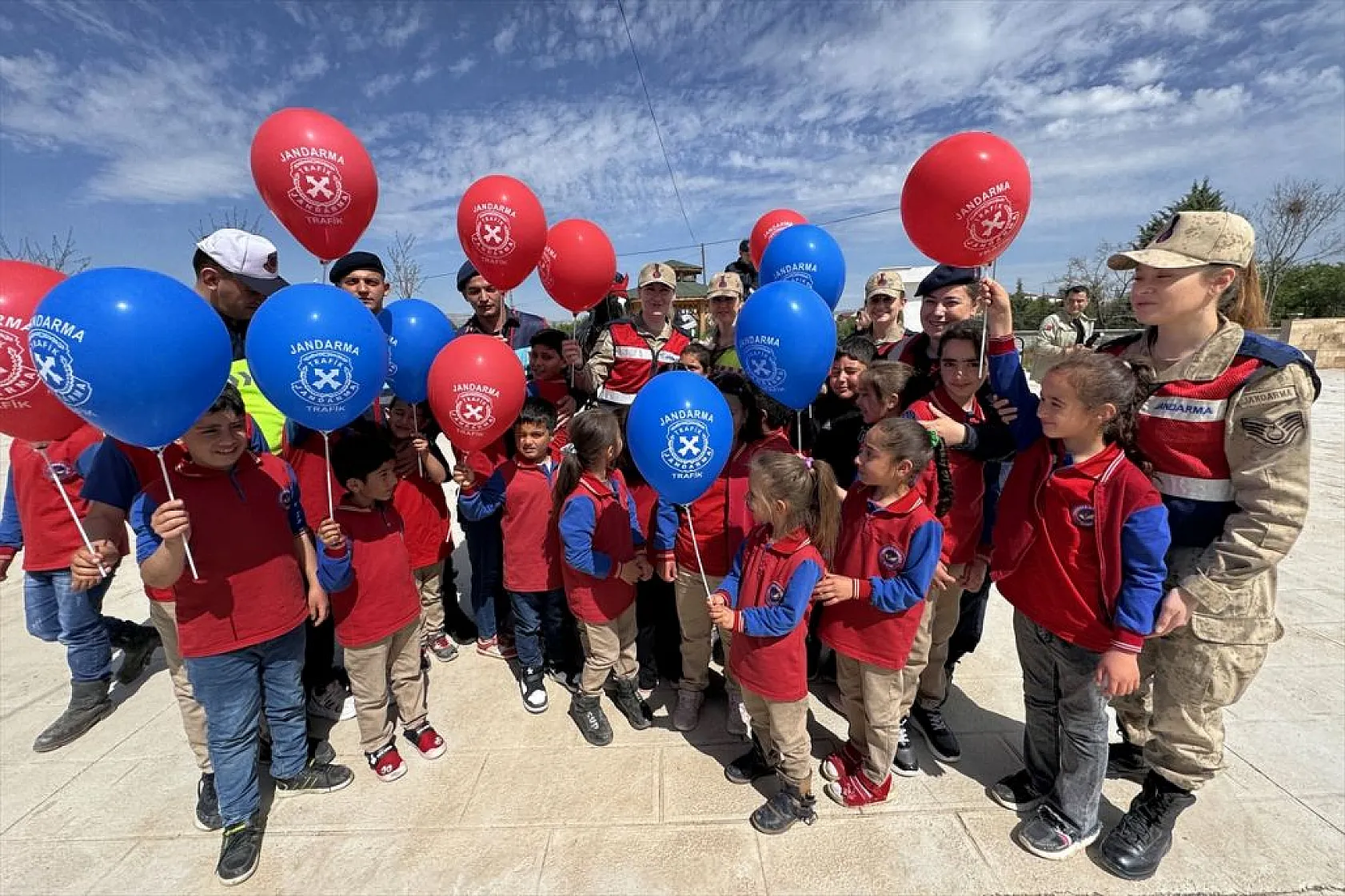 Elazığ'da köy okulunda 23 Nisan coşkusu