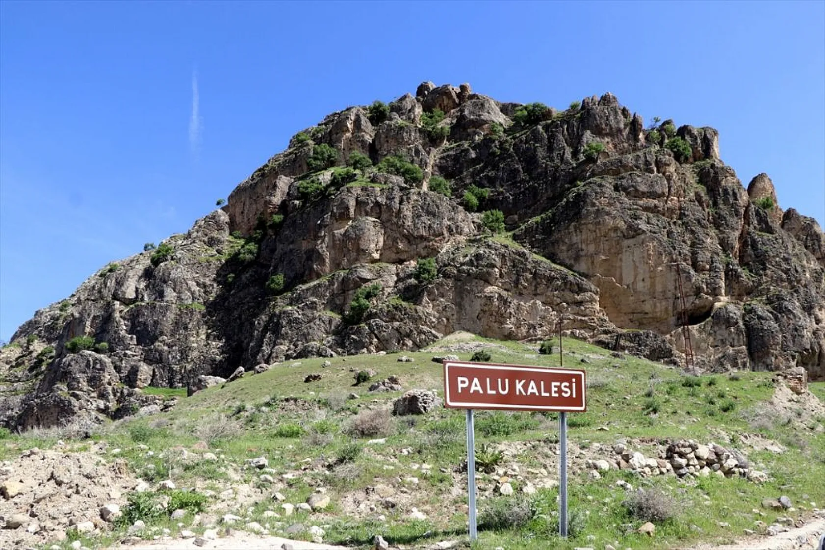 Elazığ'da tarihi Palu Kalesi'nde kazı çalışması başlatıldı