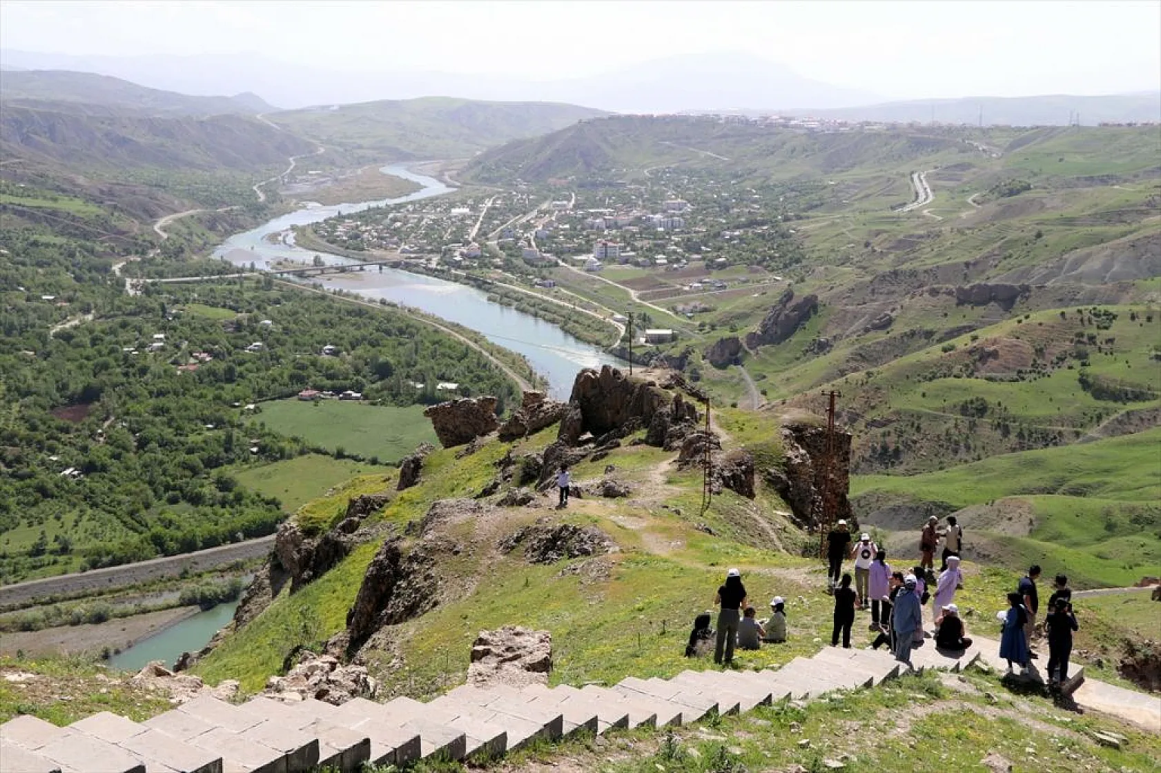 Elazığ'da tarihi Palu Kalesi'nde kazı çalışması başlatıldı