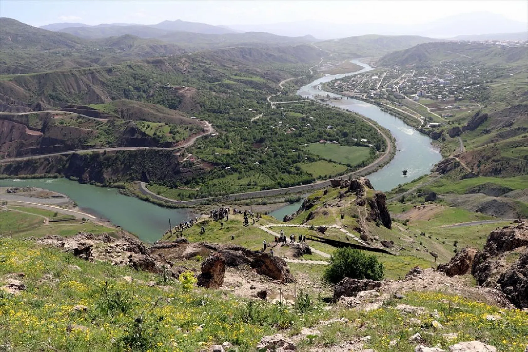 Elazığ'da tarihi Palu Kalesi'nde kazı çalışması başlatıldı