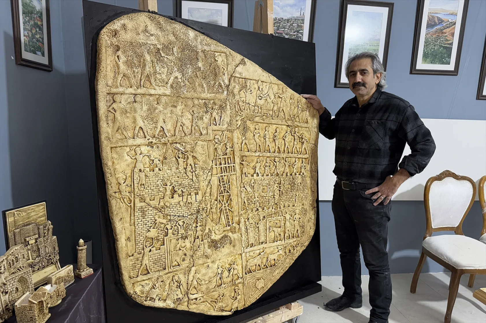 Elazığ'ın tarihi ve kültürünü sanat eserleriyle dünyaya tanıtıyor