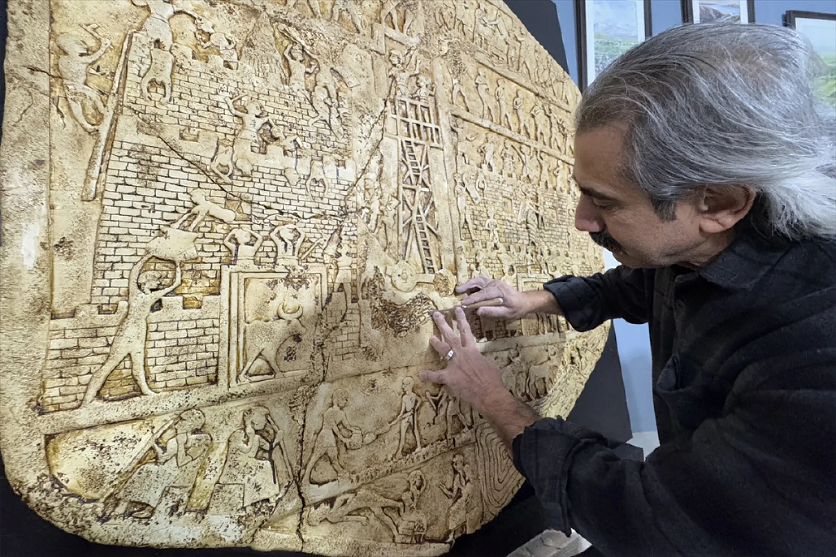 Elazığ'ın tarihi ve kültürünü sanat eserleriyle dünyaya tanıtıyor