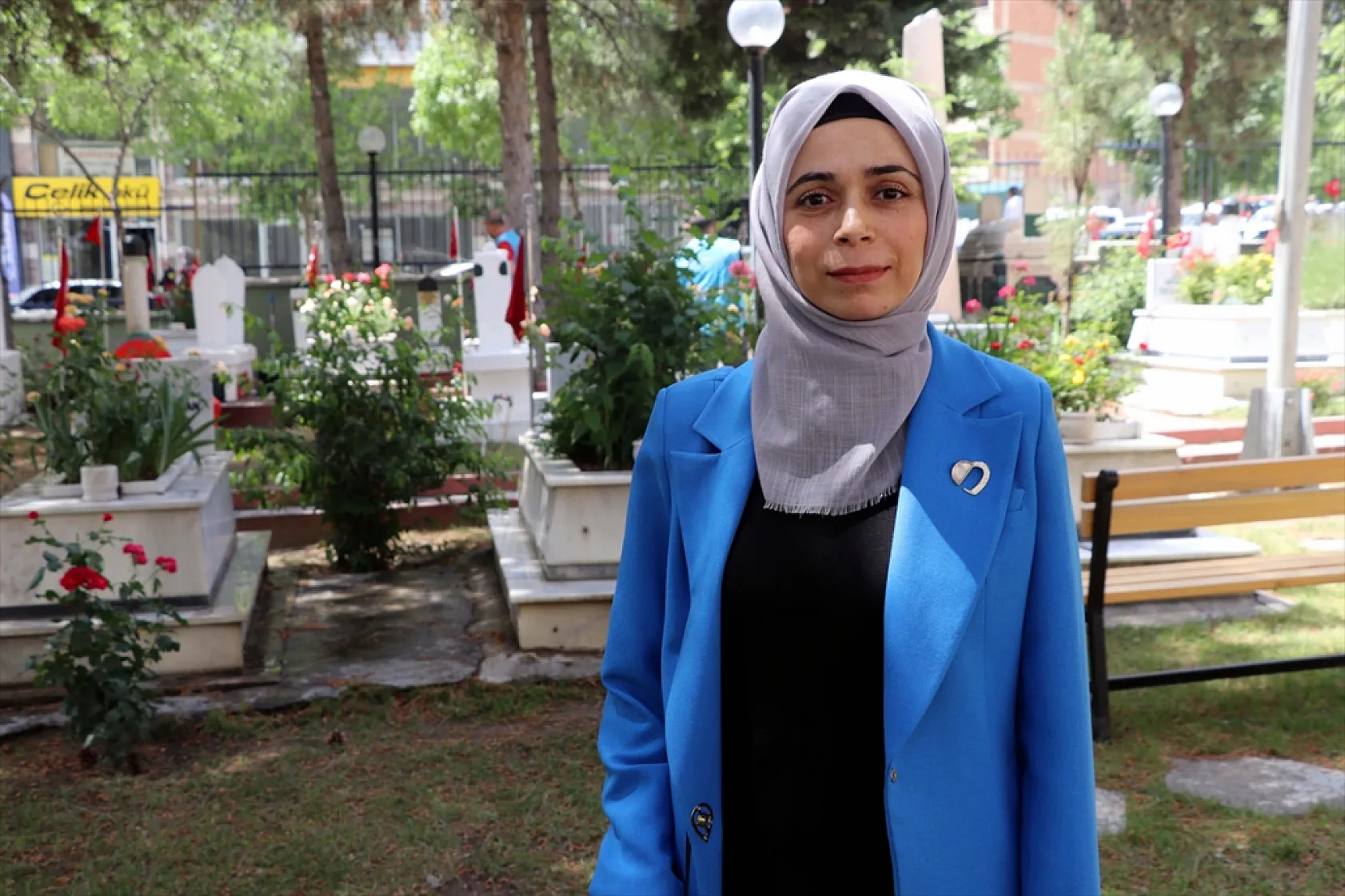 Yükümlülerden bayram öncesi cami ve mezarlık temizliği