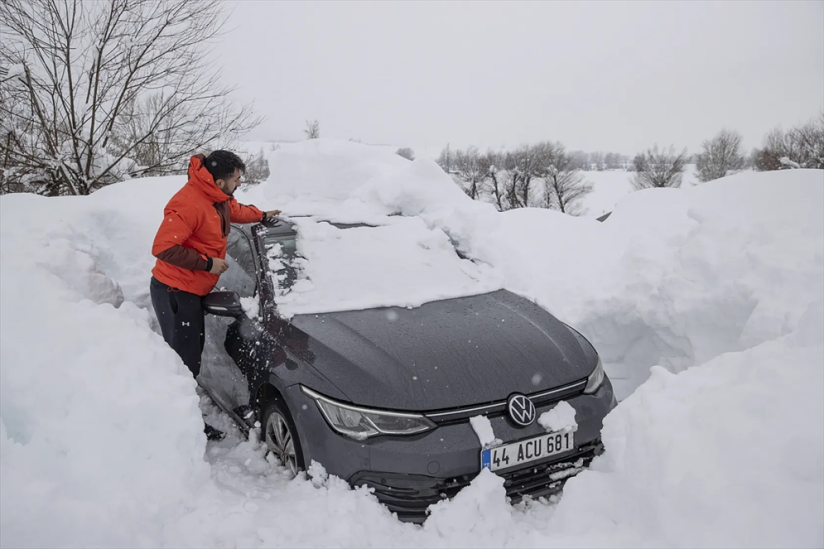 Tunceli Ovacık'ta kar yağışı yöre sakinlerini sevindirdi