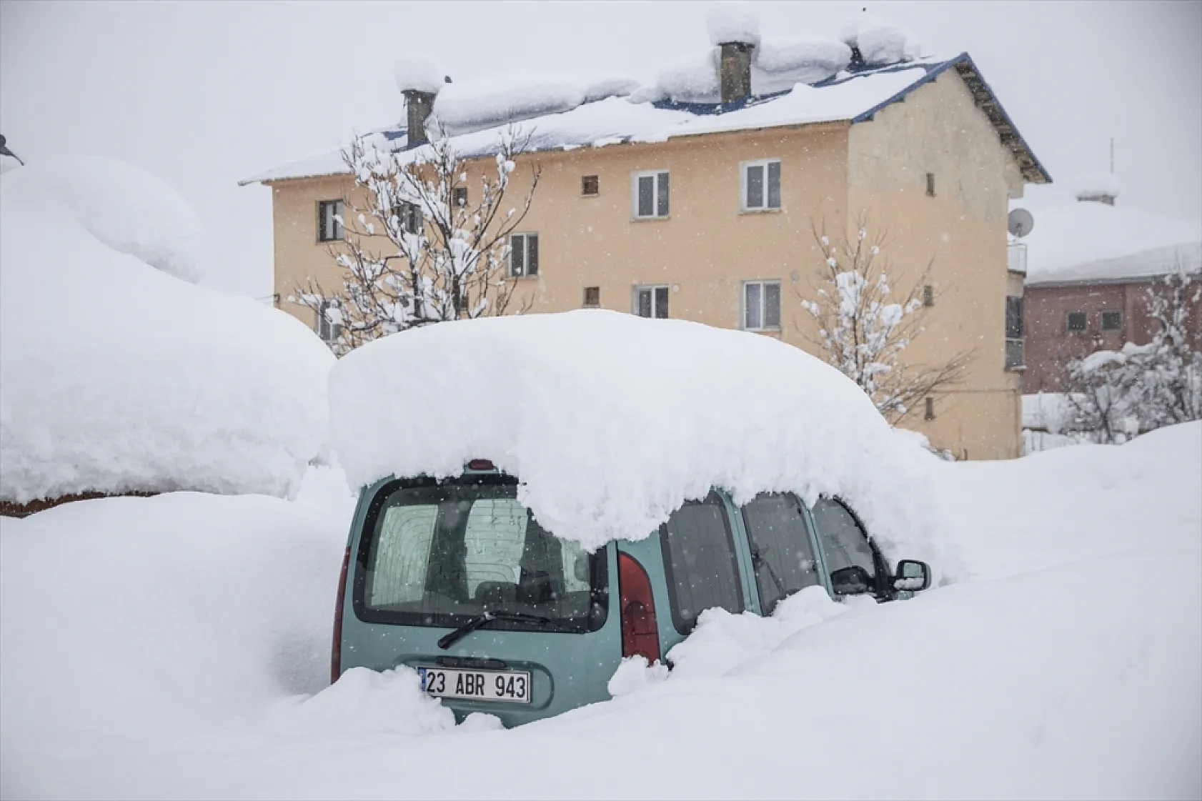 Tunceli Ovacık'ta kar yağışı yöre sakinlerini sevindirdi