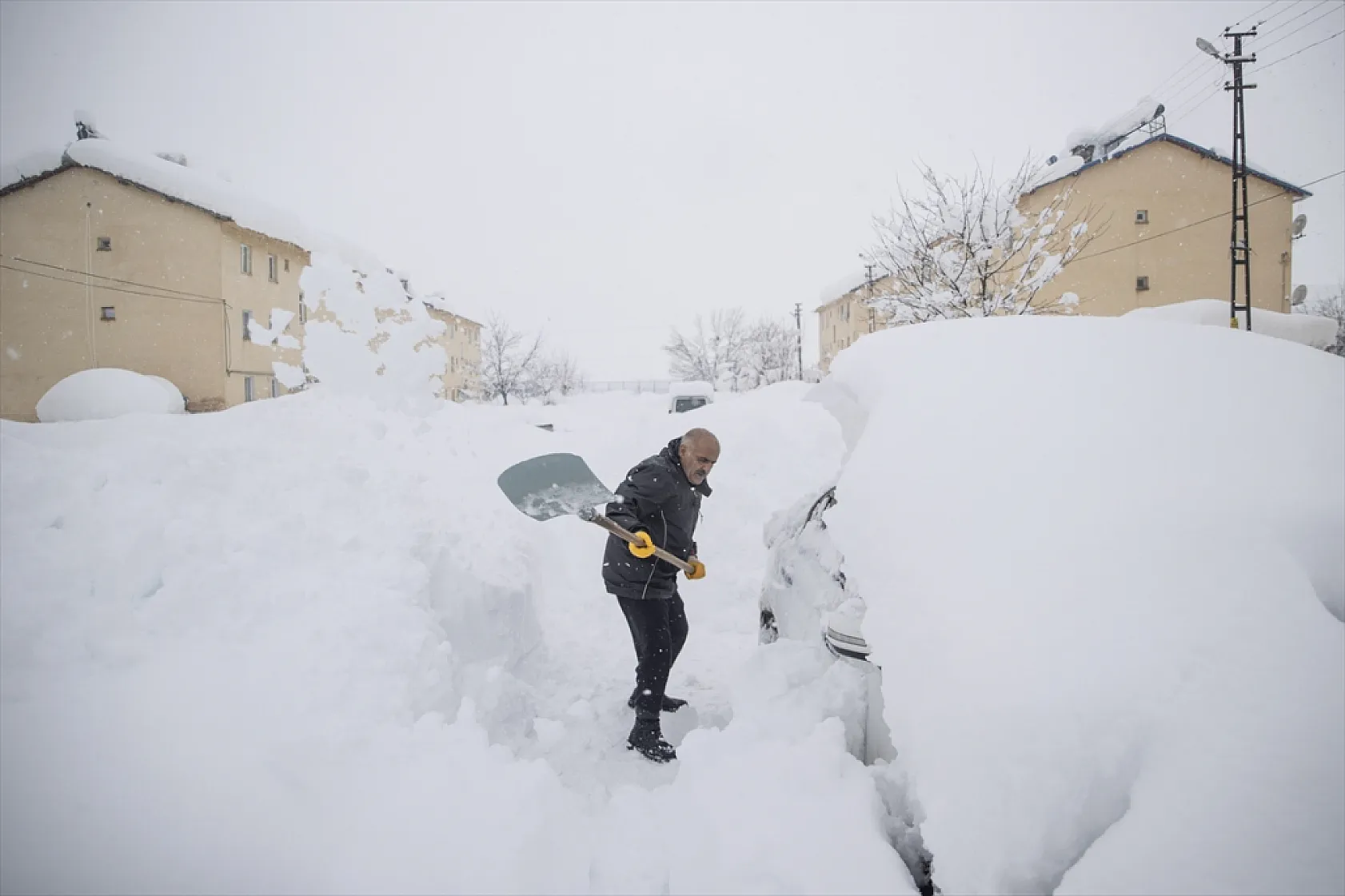 Tunceli Ovacık'ta kar yağışı yöre sakinlerini sevindirdi
