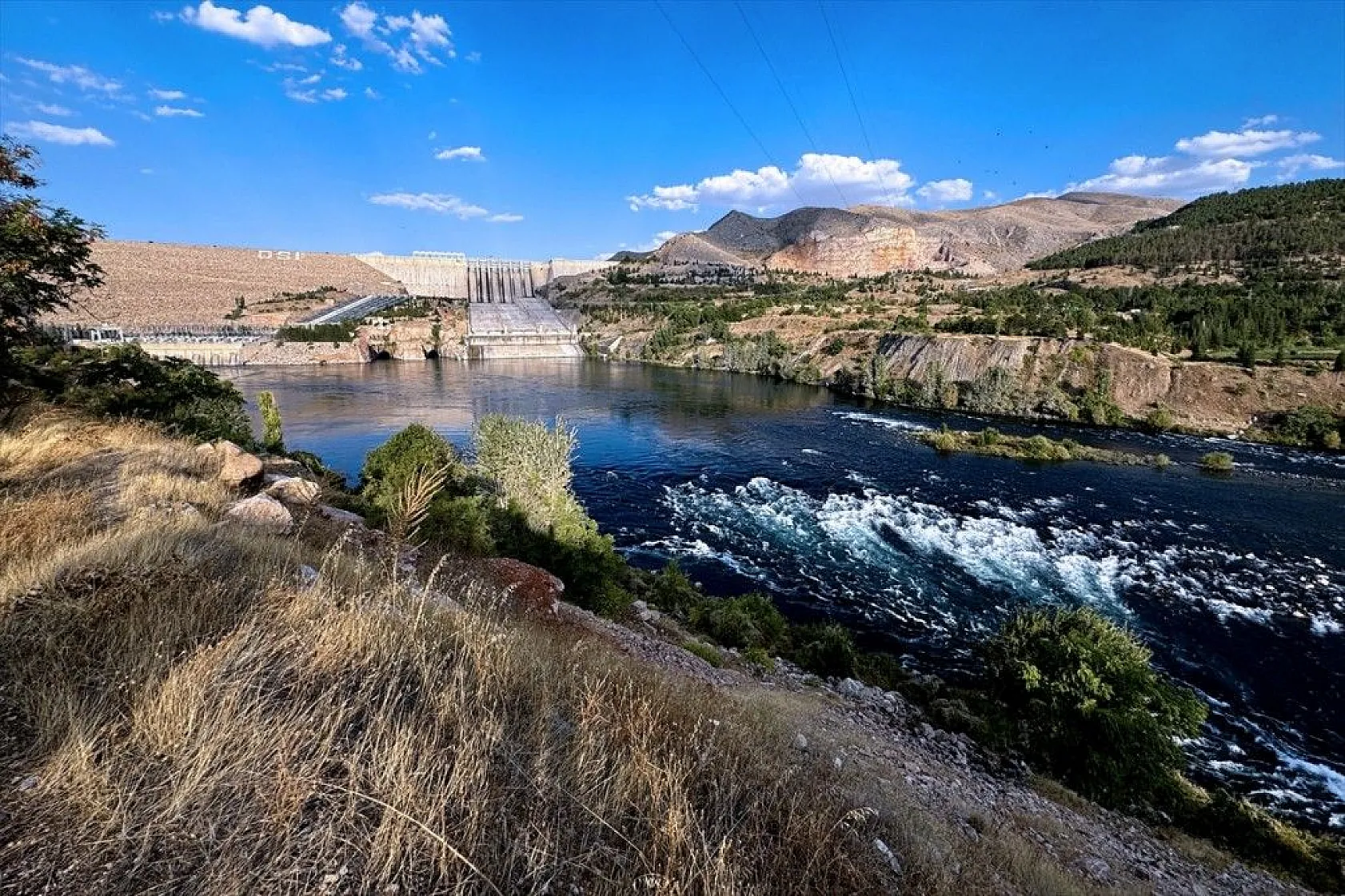 'Keban Barajı' 50 yıldır tarıma ve su ürünlerine katkı sunuyor