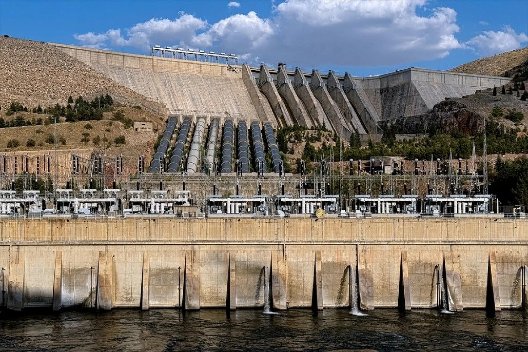 'Keban Barajı' 50 yıldır tarıma ve su ürünlerine katkı sunuyor