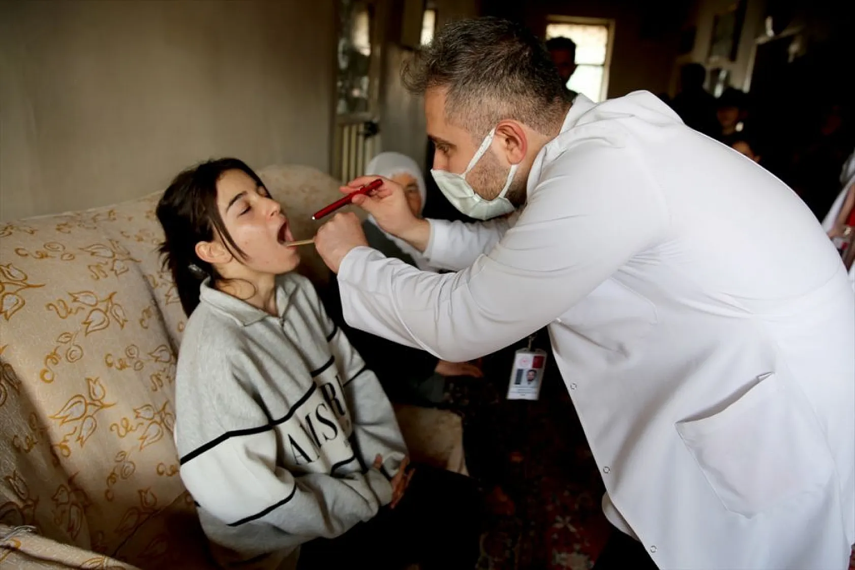 Kırsaldaki depremzedelere gezici sağlık hizmeti